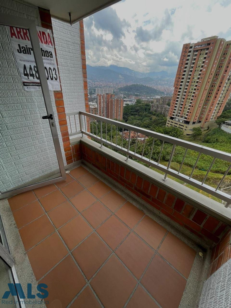 Venta de confortable apartamento, en excelente ubicación medellin - loma de san julian