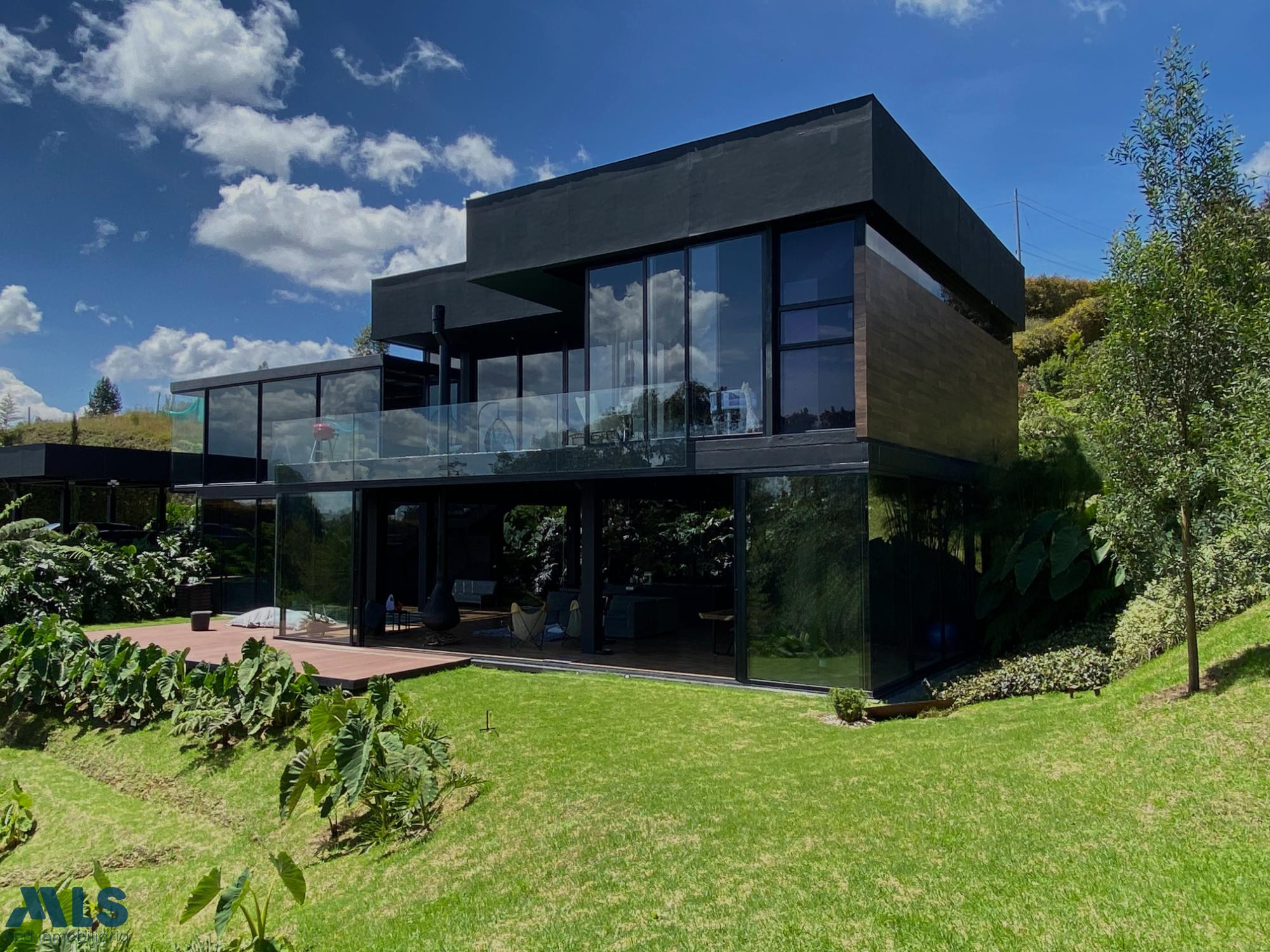 HERMOSA CASA EN ELA ALTO DE LAS PALMAS envigado - alto de las palmas