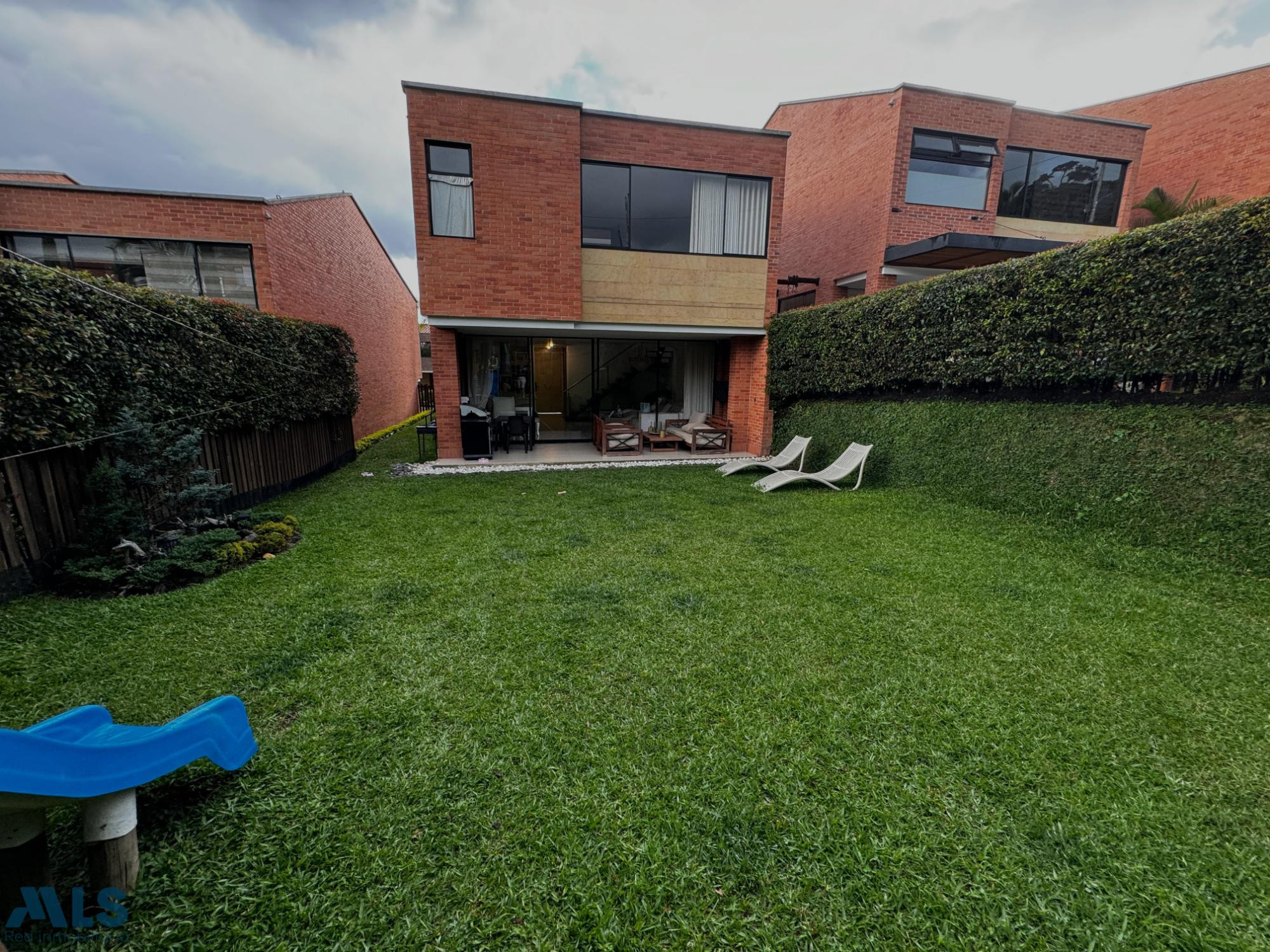 Excelente zona de Jardin Privado envigado - la calleja