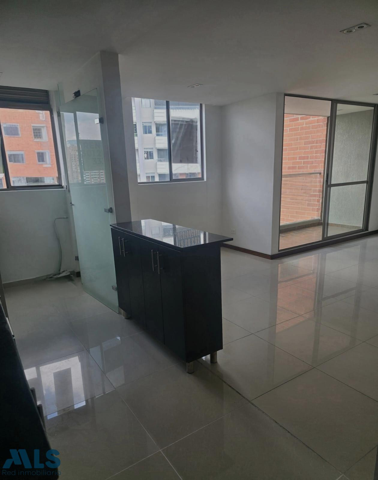 Lindo apartamento con excelente ubicación. envigado - la abadia