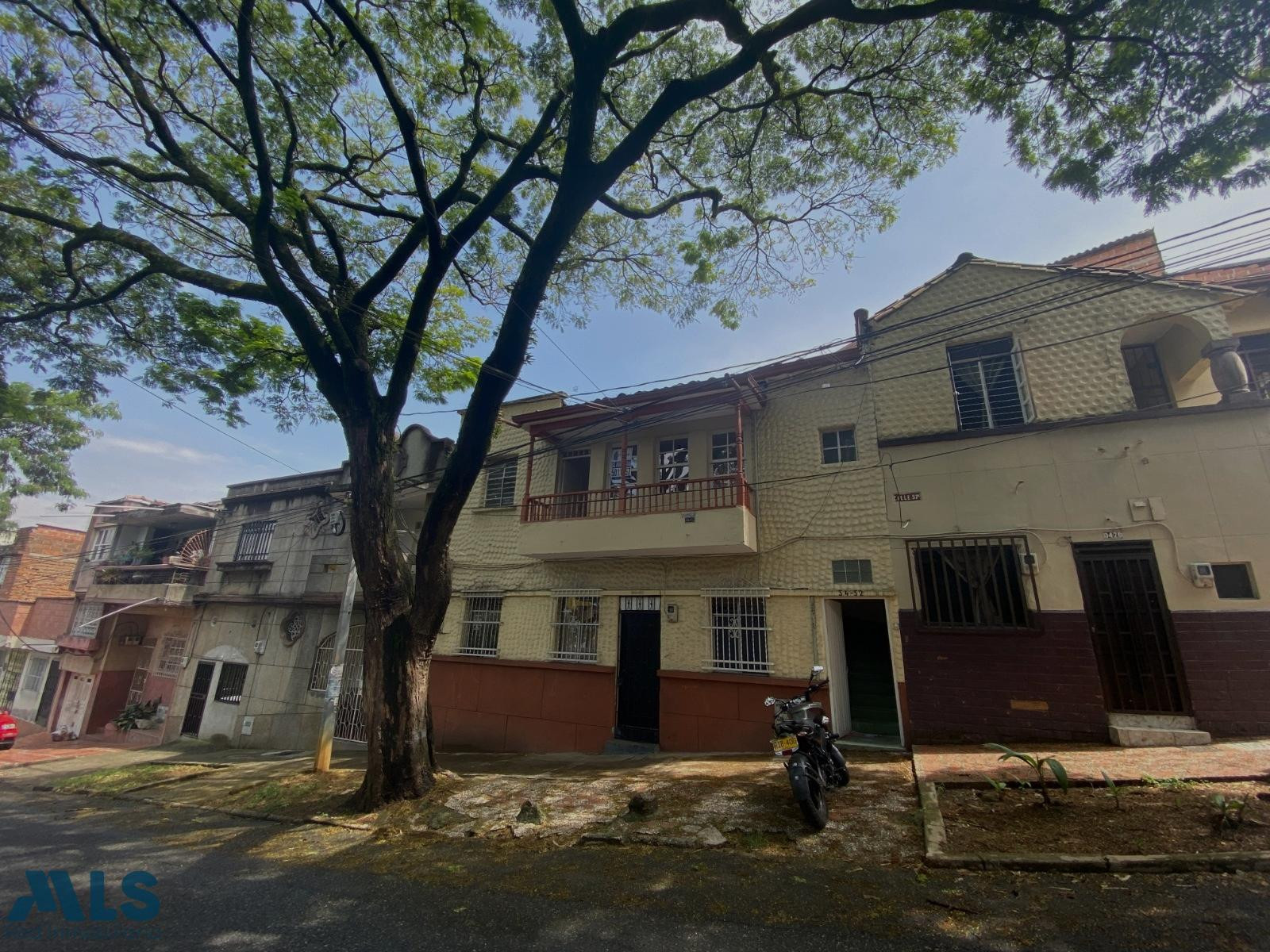 Casa de gran área con excelente ubicación en el barrio Boston medellin - boston