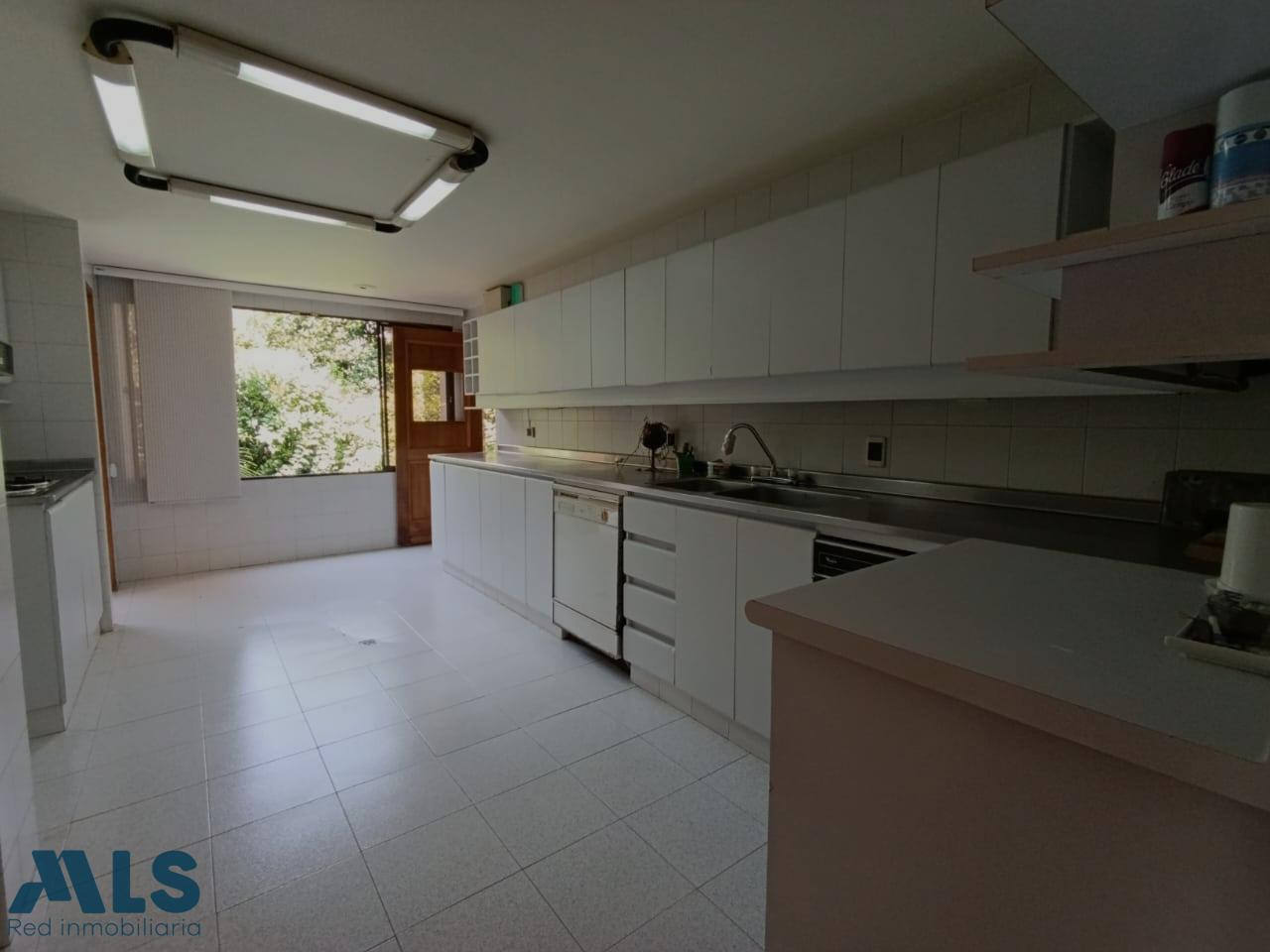 Casa en Venta Transversal Intermedia Medellin medellin - los naranjos