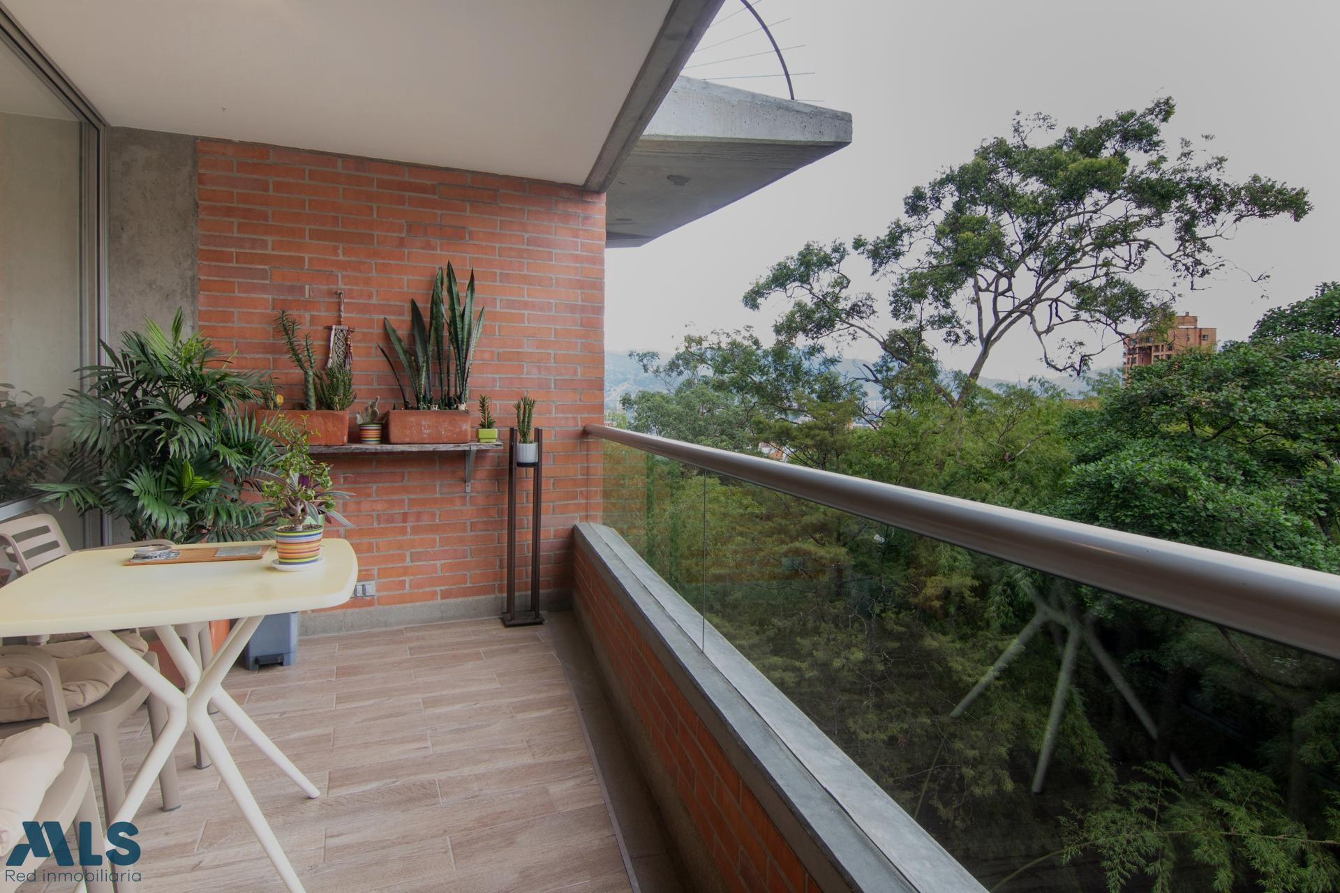 Hermoso apartamento parcialmente remodelado envigado - loma de benedictinos