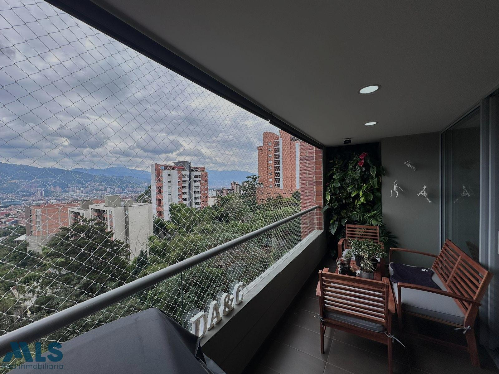 HERMOSO APTO, SOLO 4 AÑOS DE CONSTRUIDO envigado - loma de cumbres