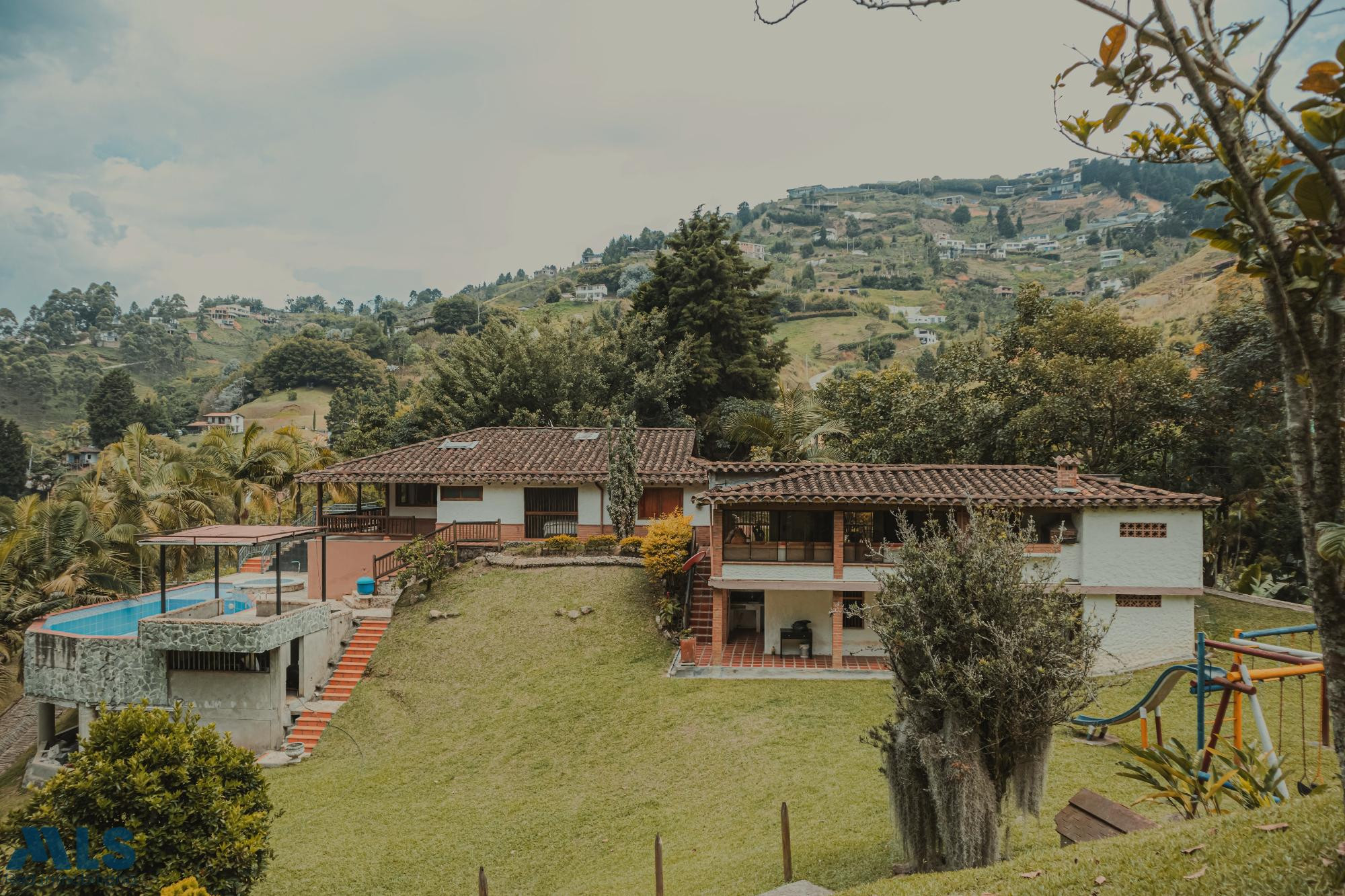 Finca en venta a 5 minutos de la ciudad medellin - belen