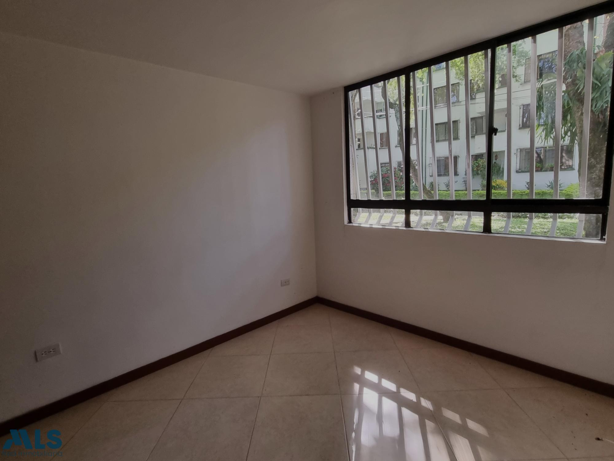 Amplio apartamento familiar en La América, primer piso. medellin - la america