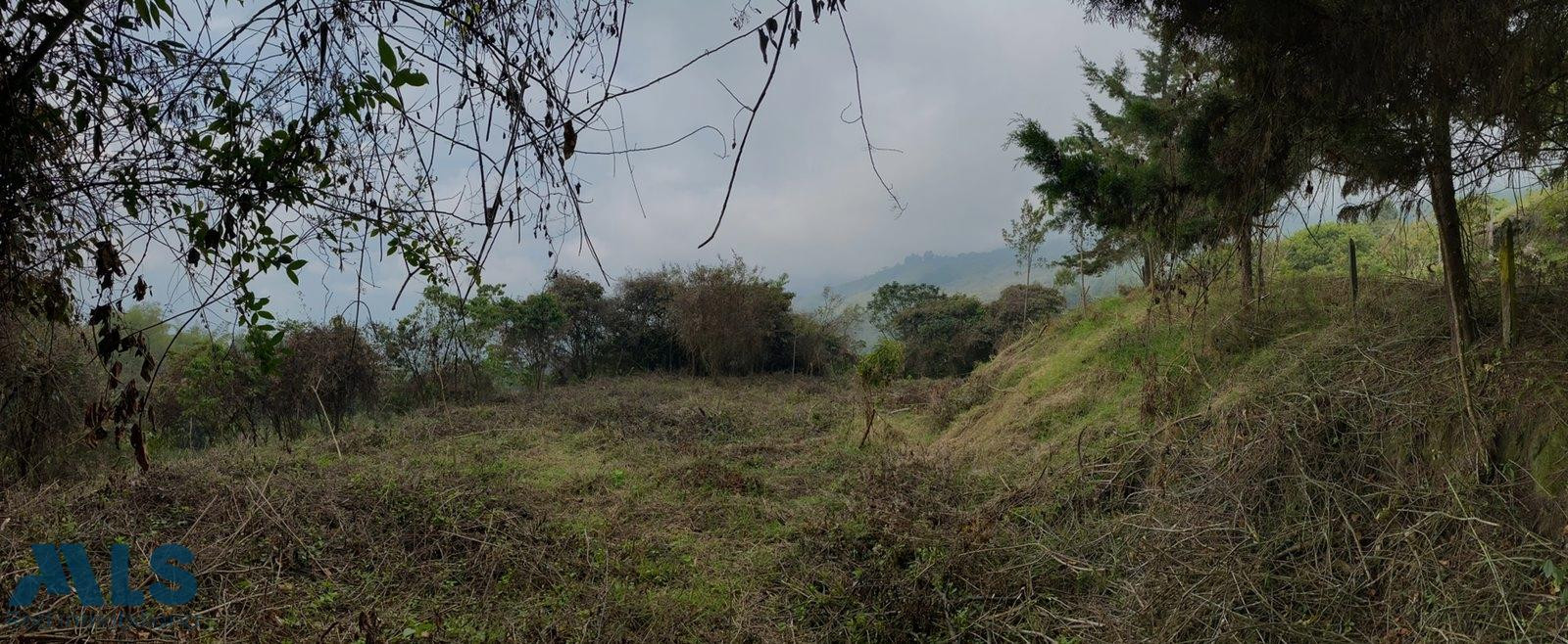 Lote en Copacabana,15 minutos de la via principal, con agua propia, hermosa vista copacabana - v zarzal la luz