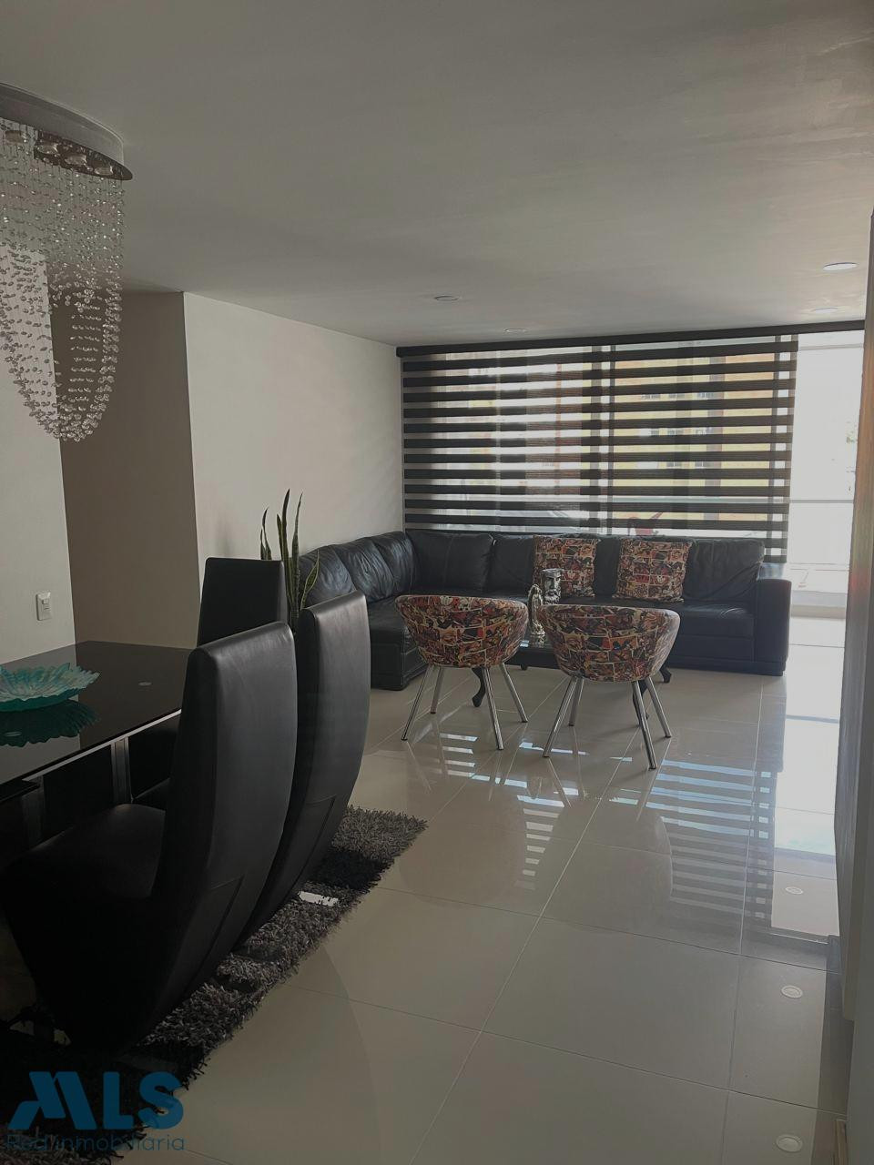 Lindo e iluminado apartamento con excelente ubicación. envigado - jardines