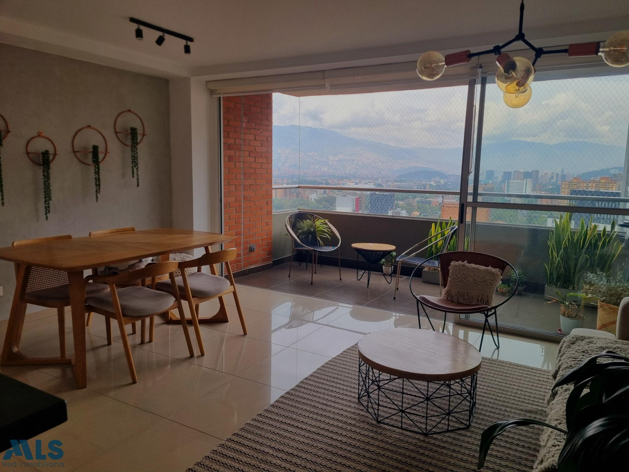 Moderno apartamento con vista y excelente ubicación en Santa Maria de los ángeles medellin - santa maria de los angeles