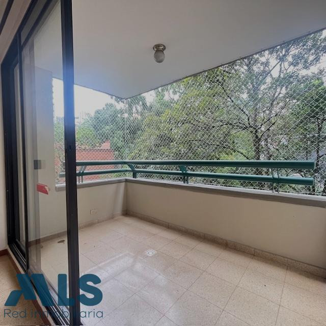 Apartamento en zona tranquila del poblado medellin - las lomas no 1