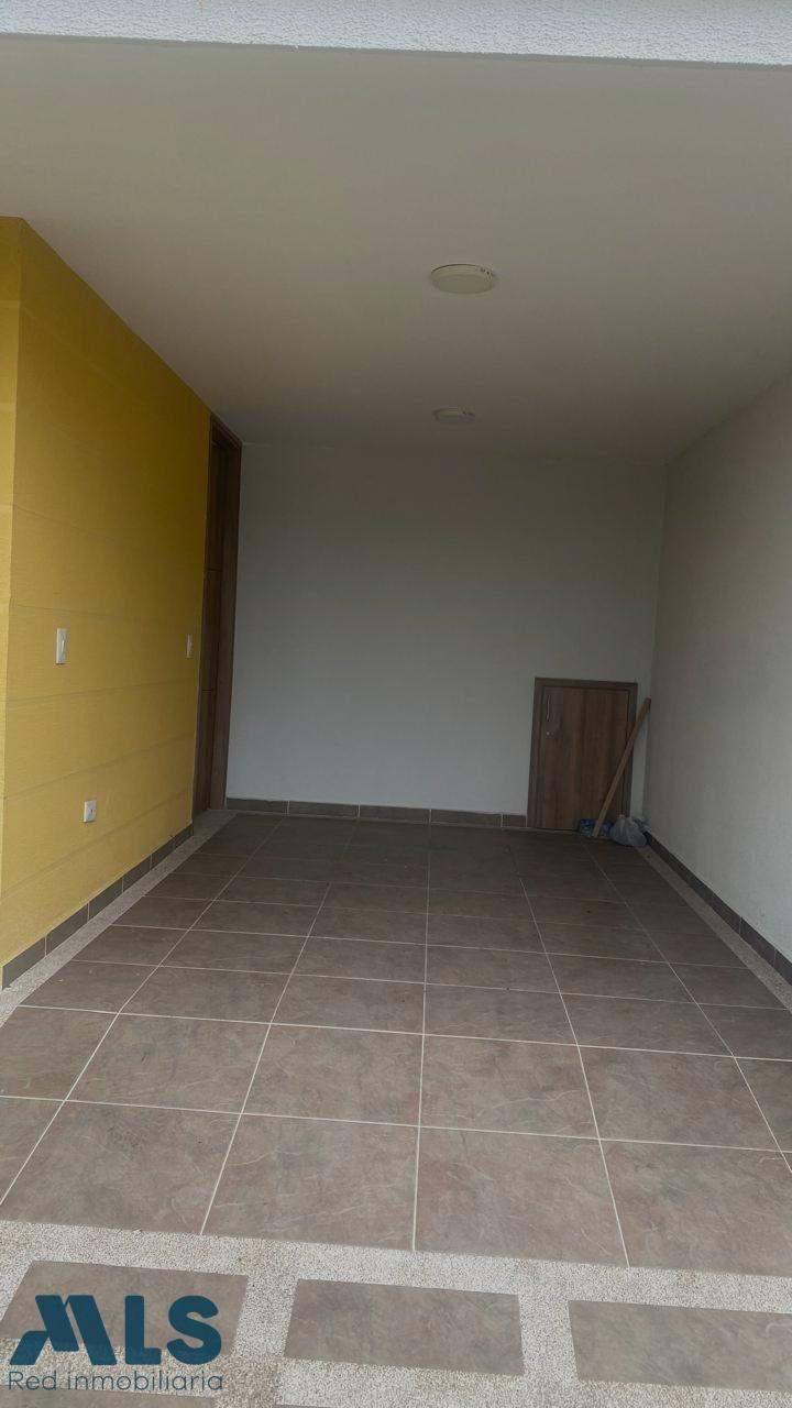 VENTA AMPLIA CASA EN EL SECTOR DE LA VIA EL POLLO DOSQUEBRADAS pereira - dosquebradas