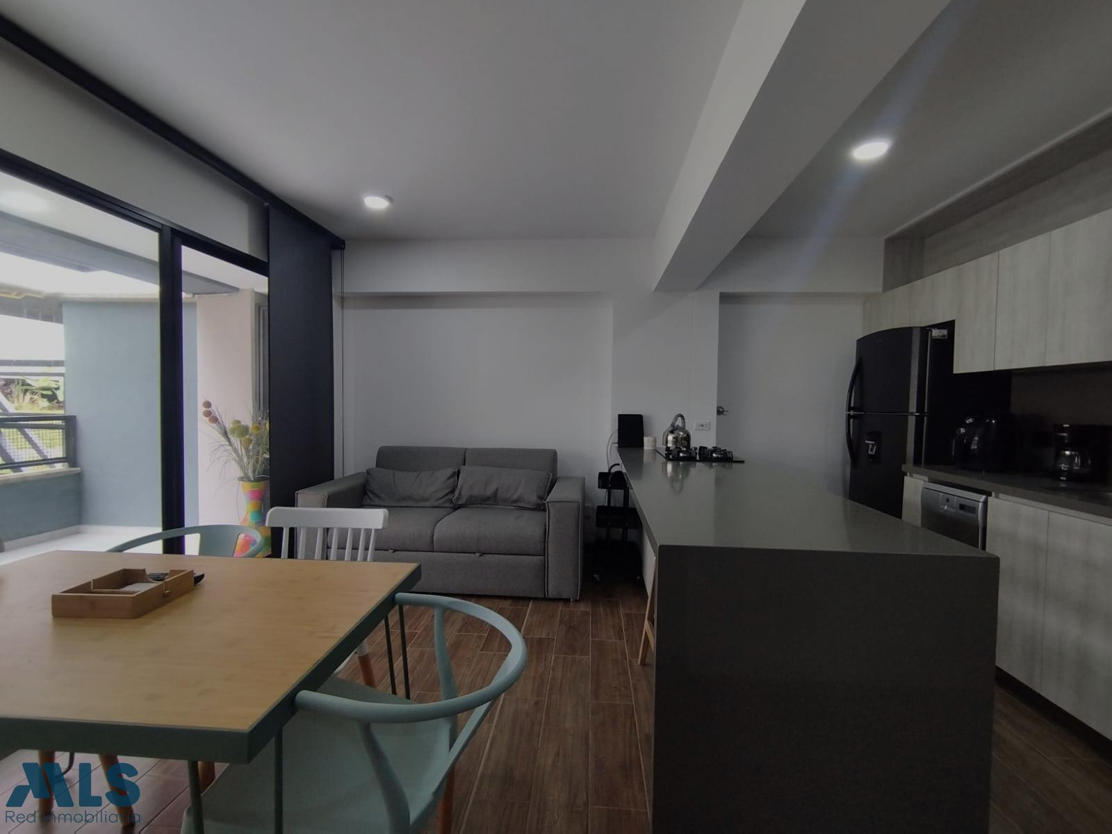 Apartamento en venta con terraza el-retiro - pantanillo