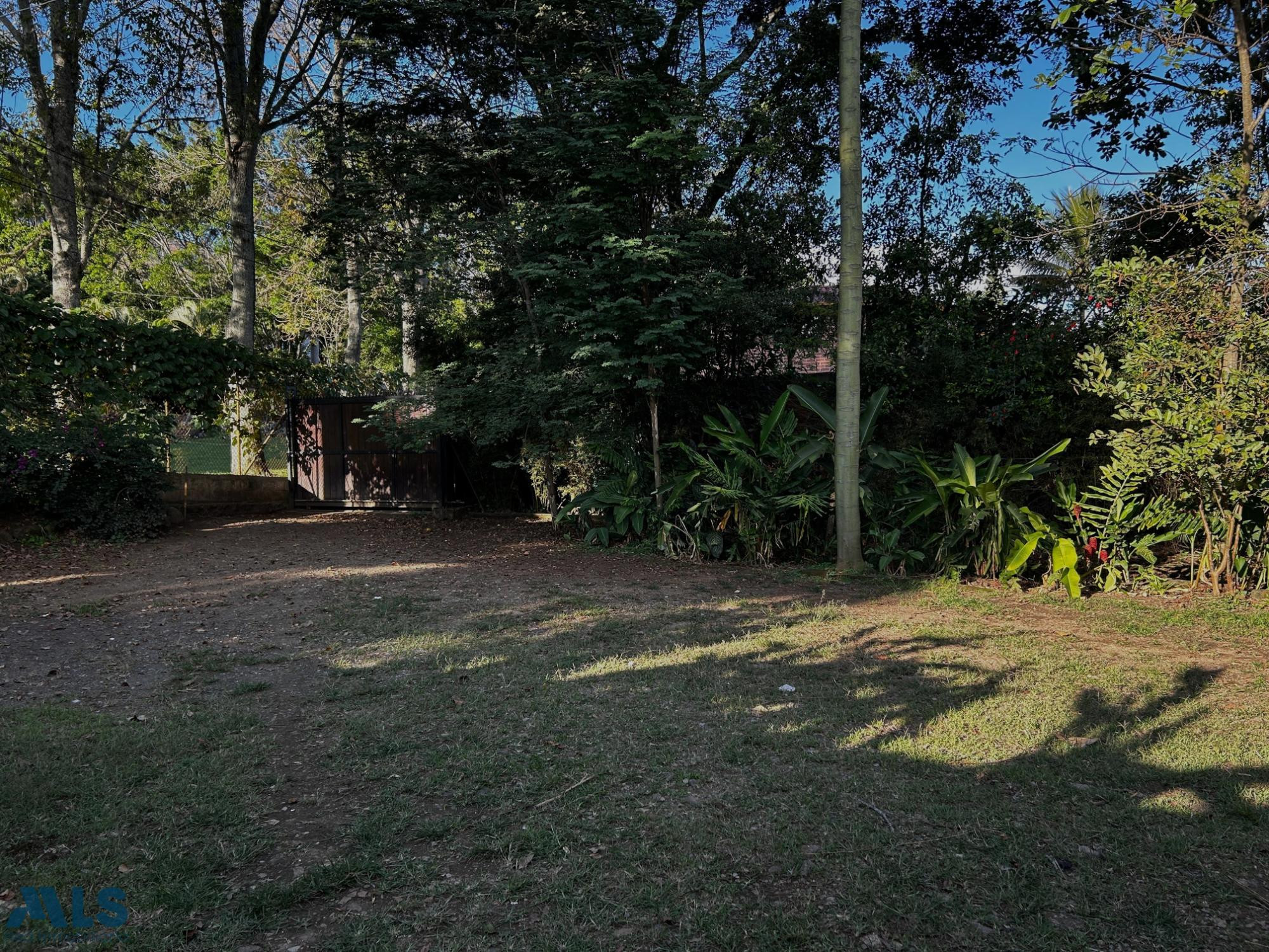 Lote con excelente opción de remodelación, para recreo copacabana - v el noral