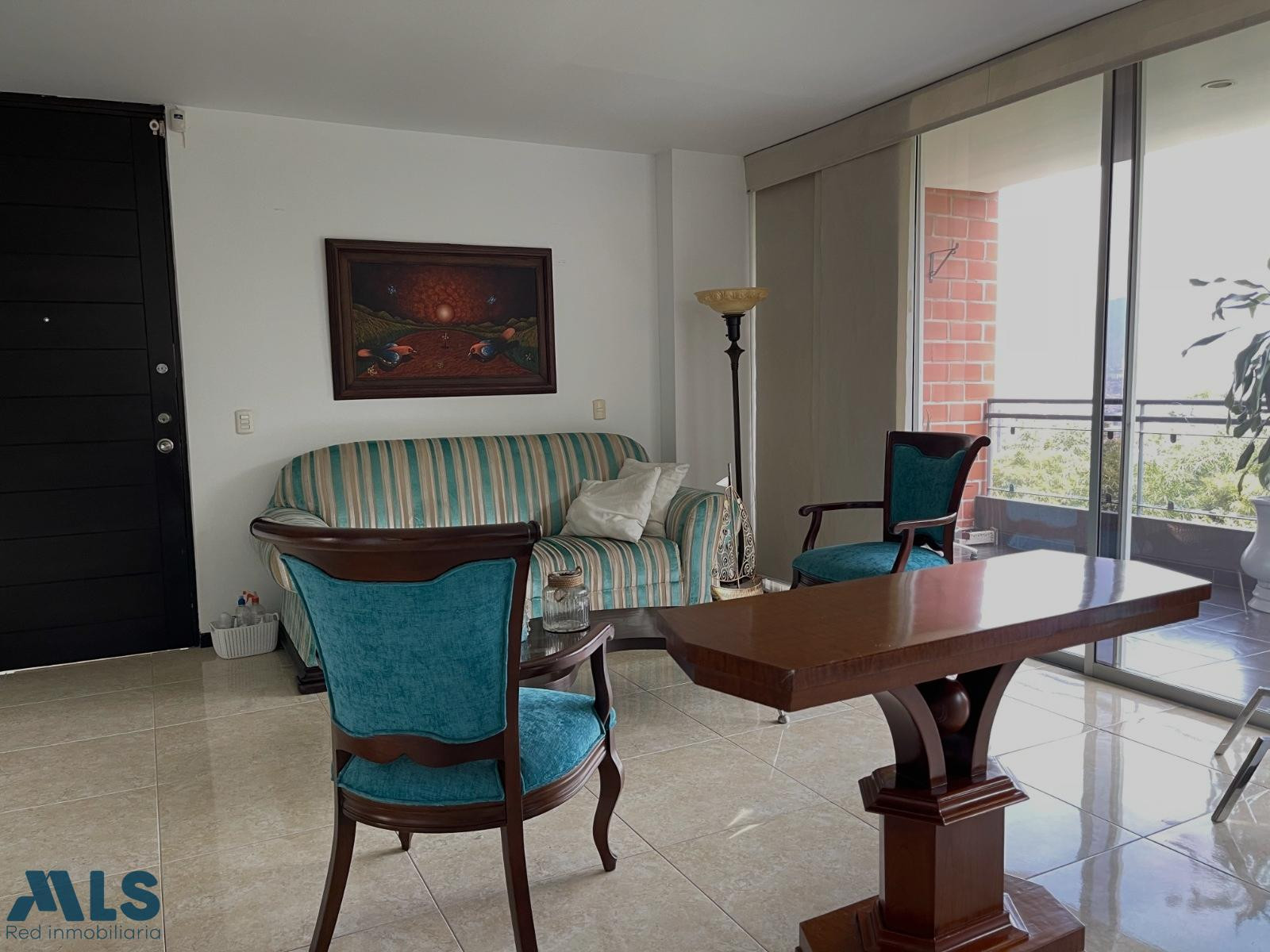 Hermoso y amplio apartamento en venta medellin - el poblado