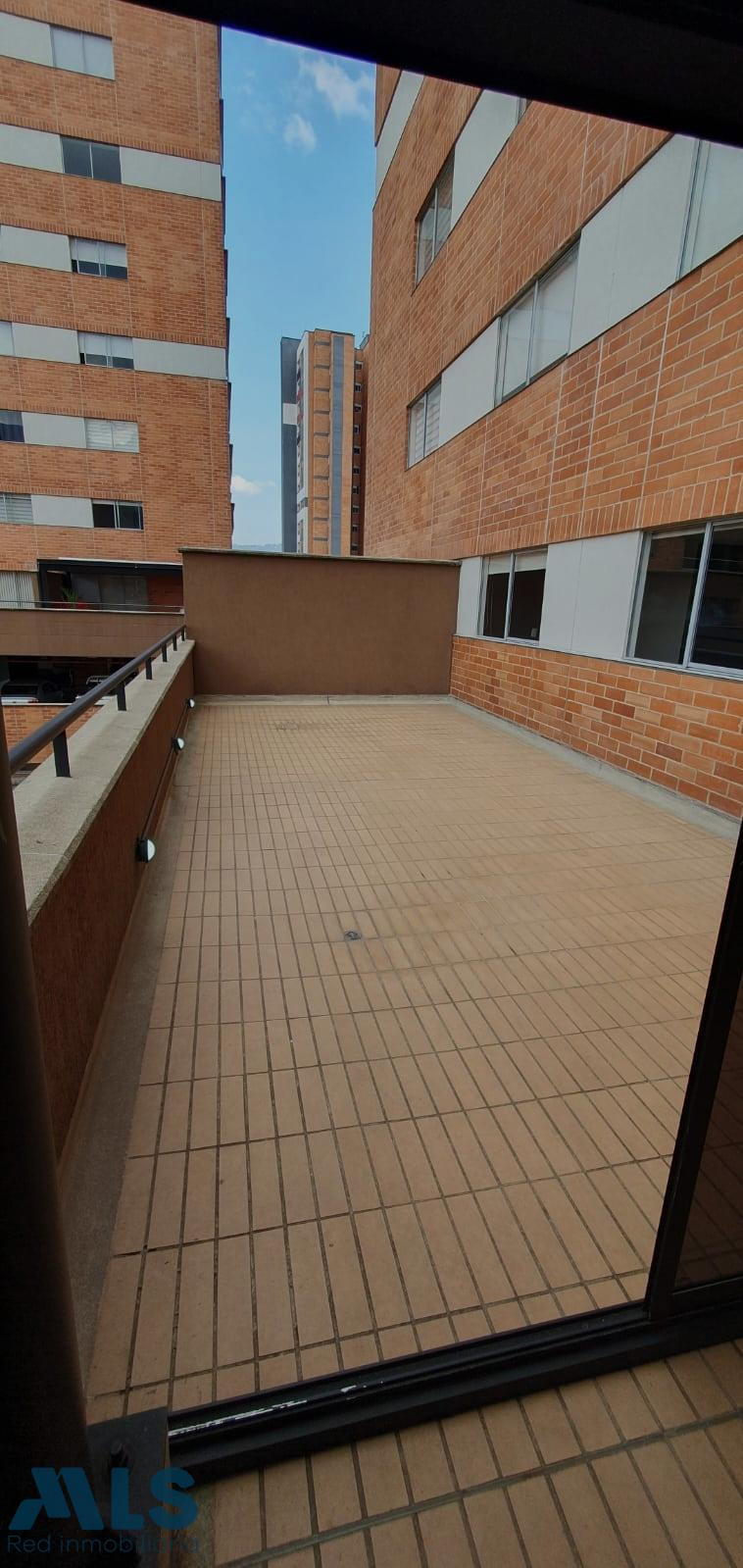 Venta de Hermoso apartamento con terraza la-estrella - toledo