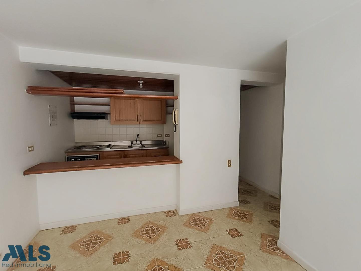 apartamento tercer piso cerca a el parque bolivar medellin - centro