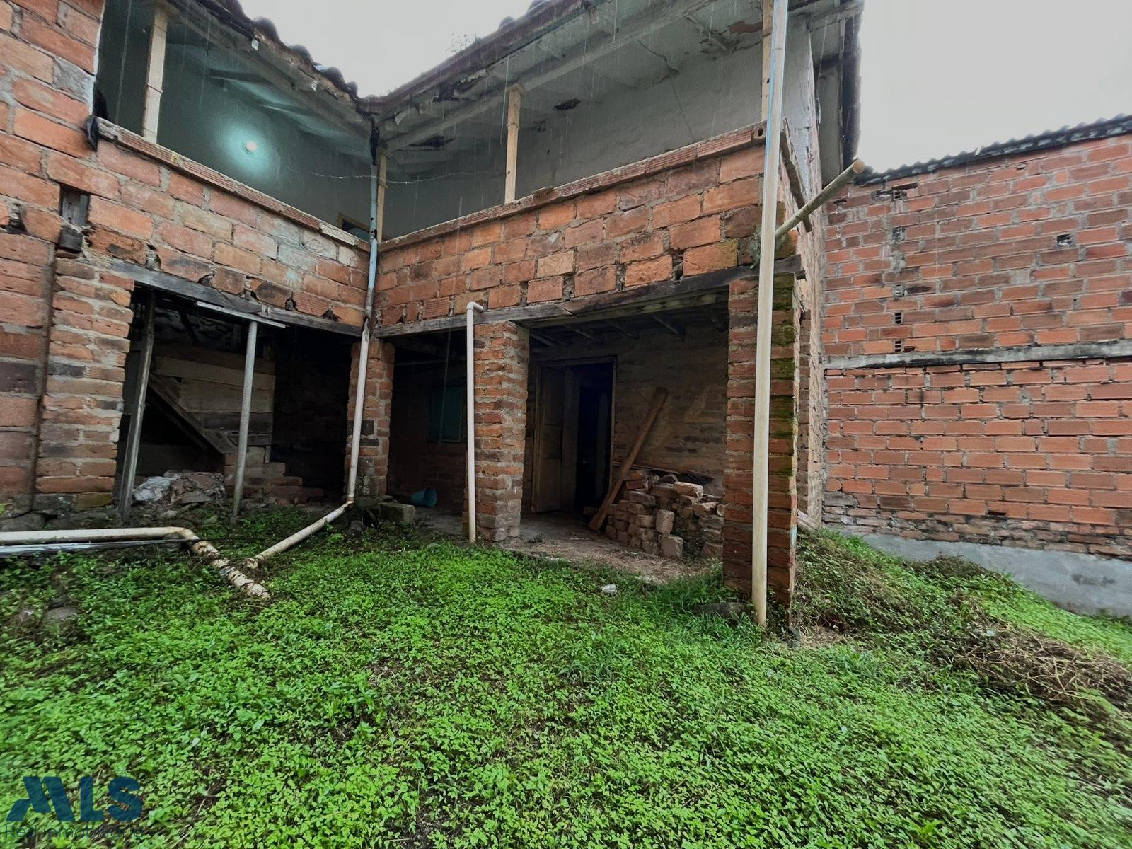 Casa lote en Envigado con potencial para inversión envigado - el salado