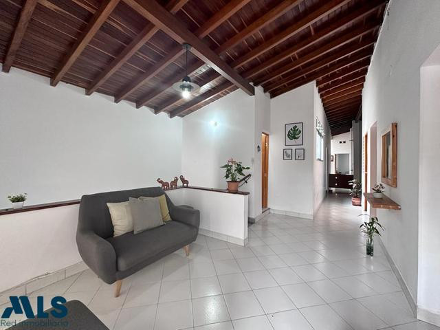 Casa en segundo piso en venta en Belén Miravalle medellin - miravalle