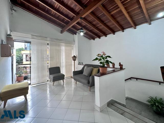 Casa en segundo piso en venta en Belén Miravalle medellin - miravalle