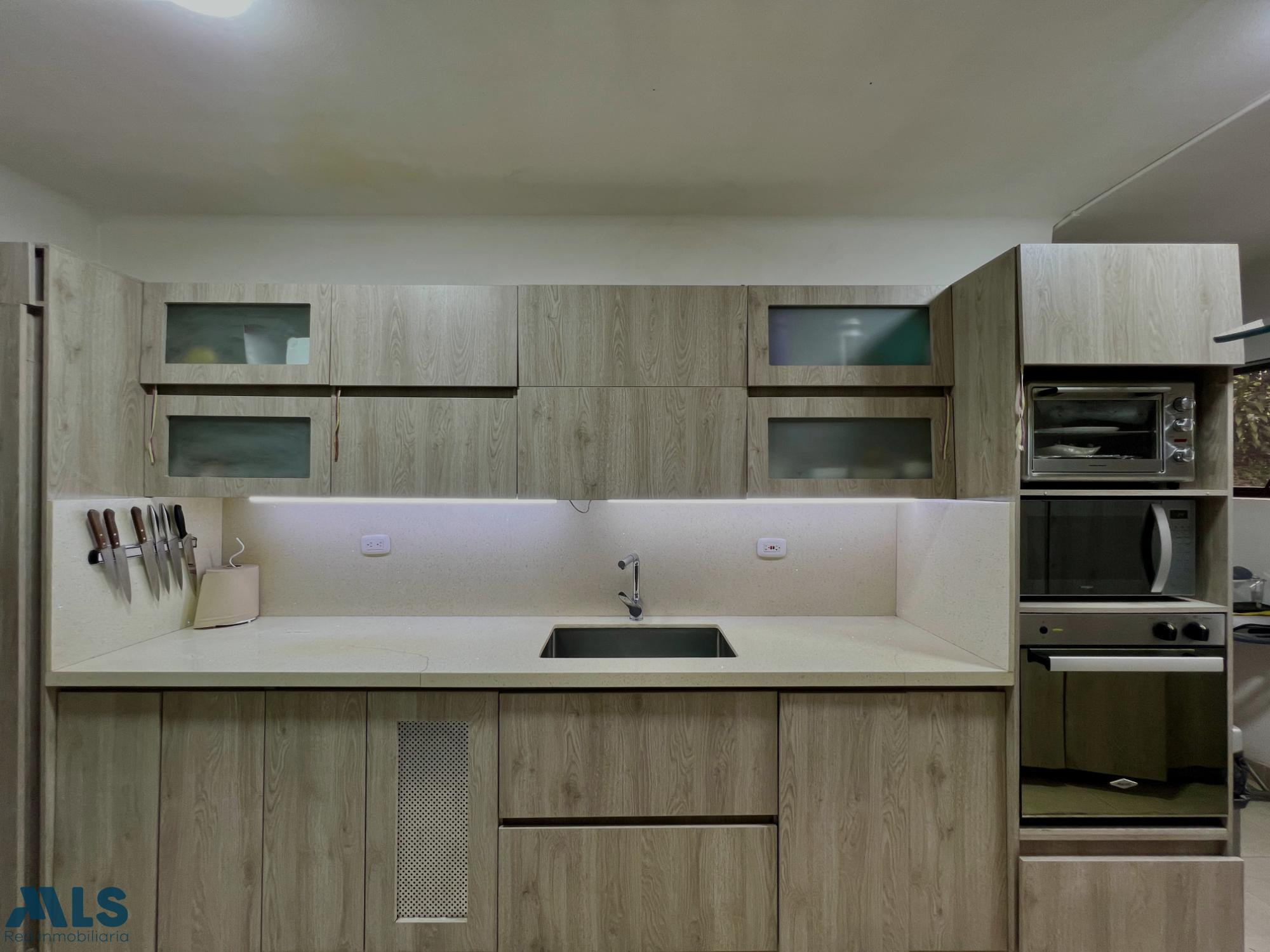 DUPLEX AL LADO DEL MALL SAN LUCAS medellin - san lucas