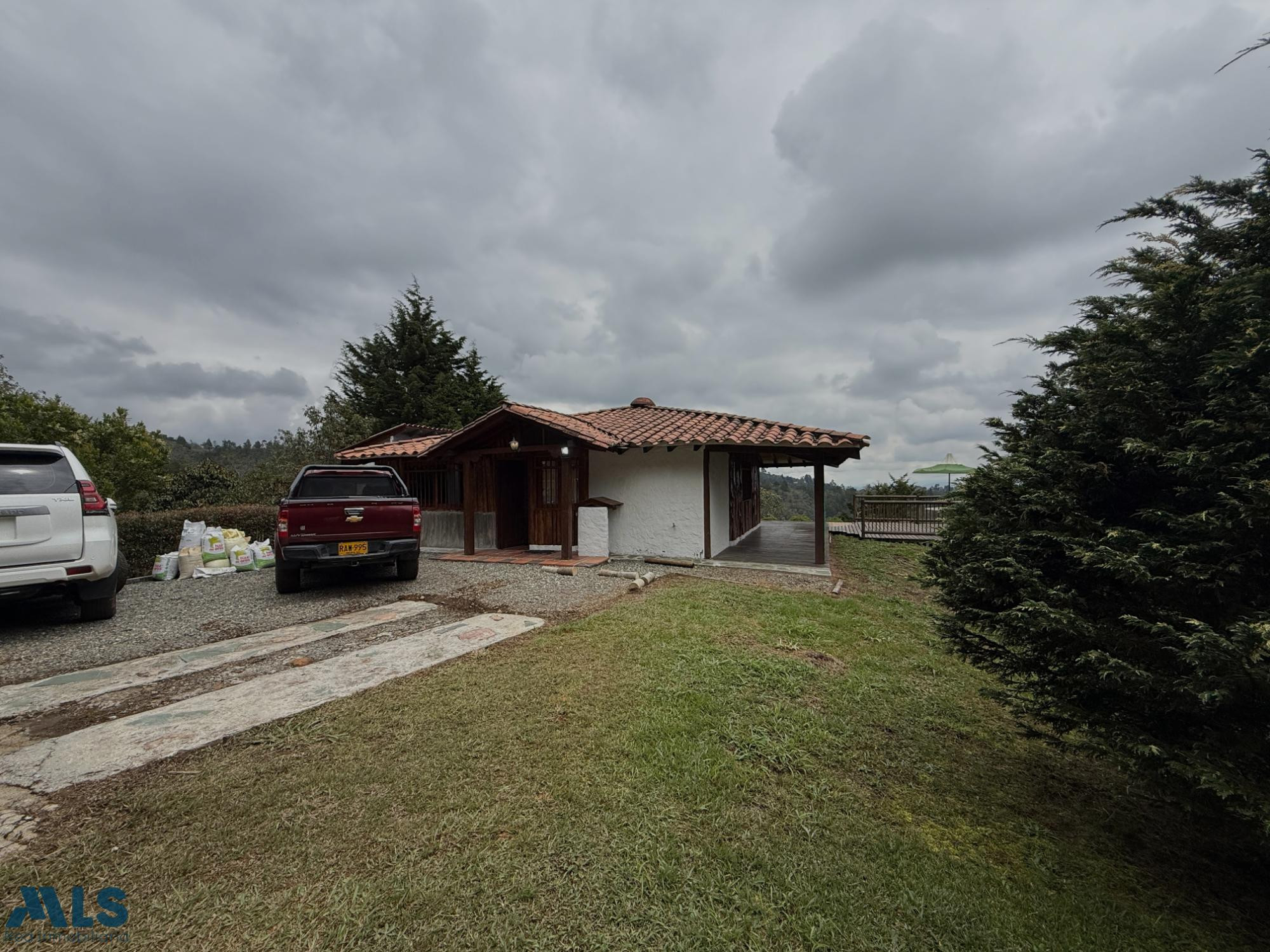 Cabaña con vista única al Valle de San Nicolas santa-elena - rural