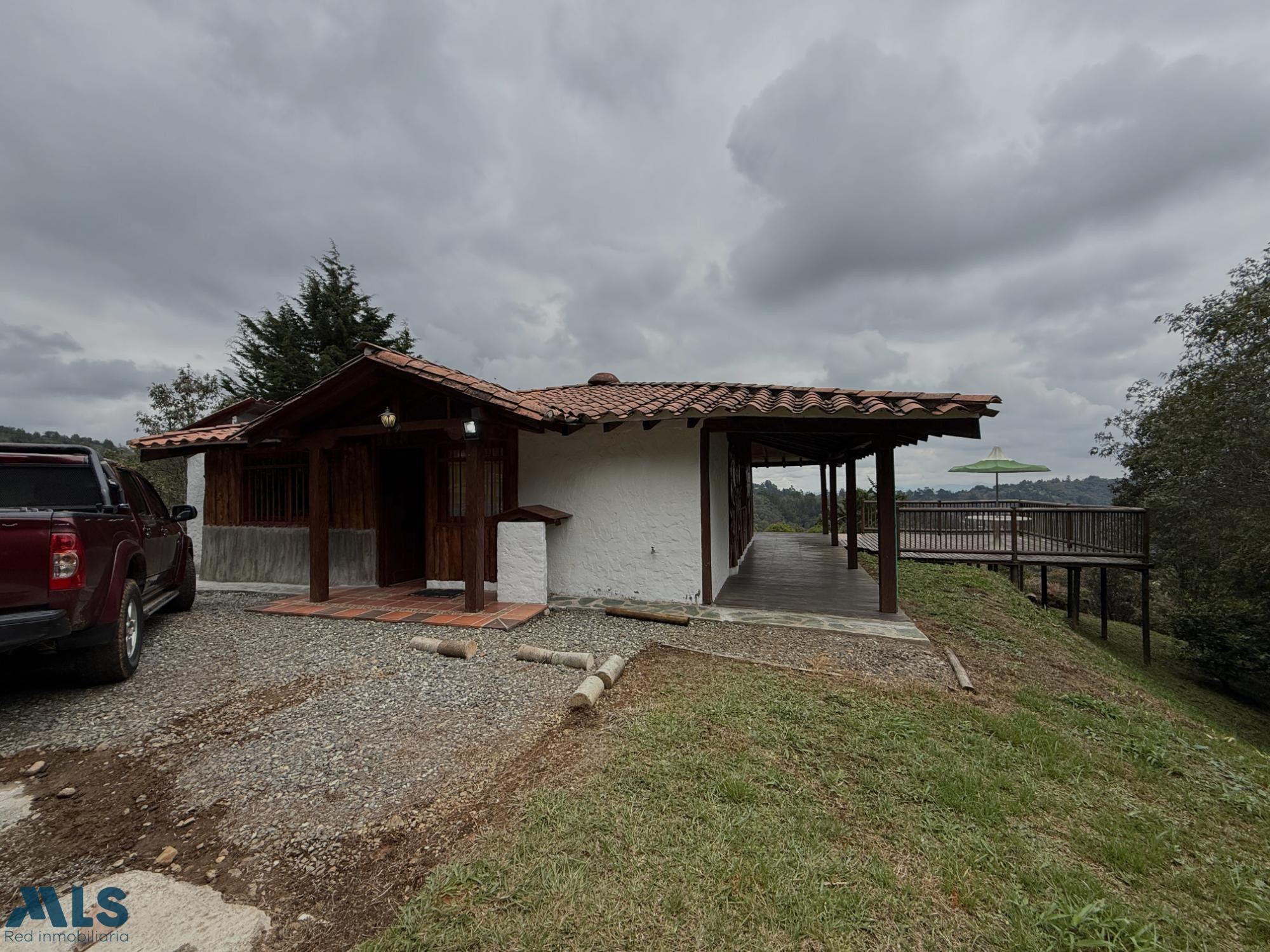 Cabaña con vista única al Valle de San Nicolas santa-elena - rural