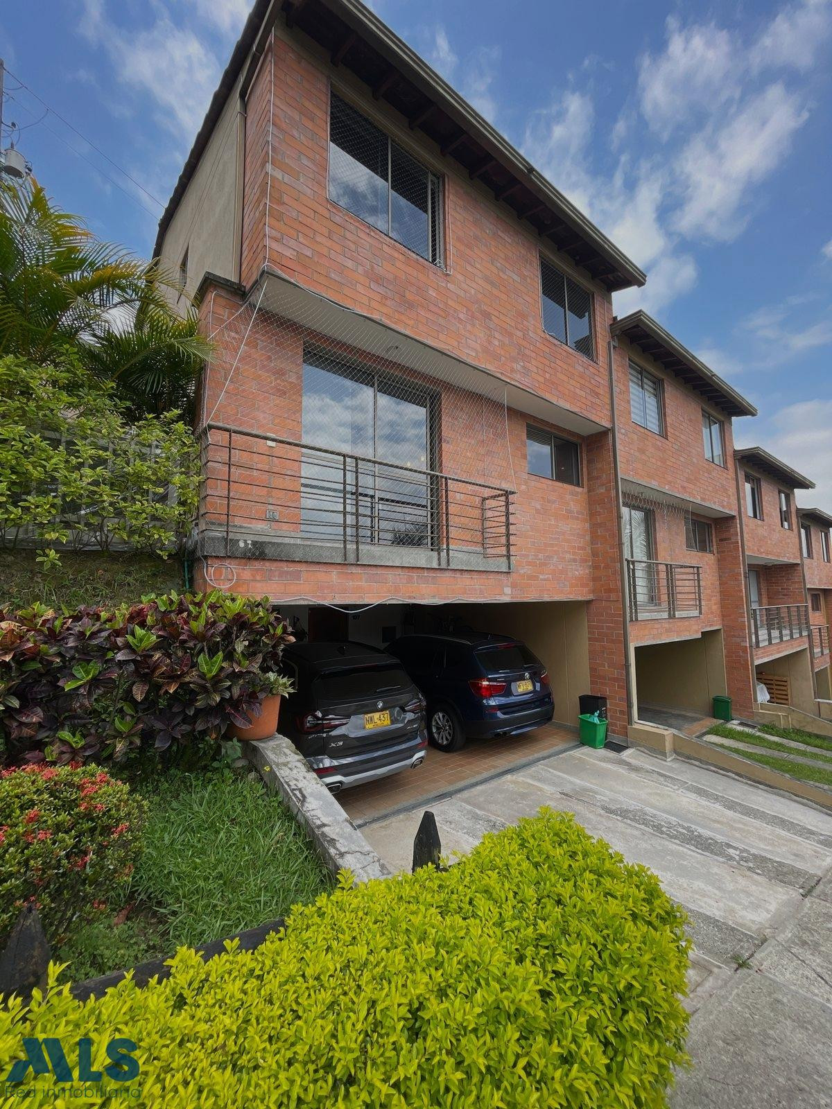 hermosa casa estrato 4 en envigado envigado - las antillas