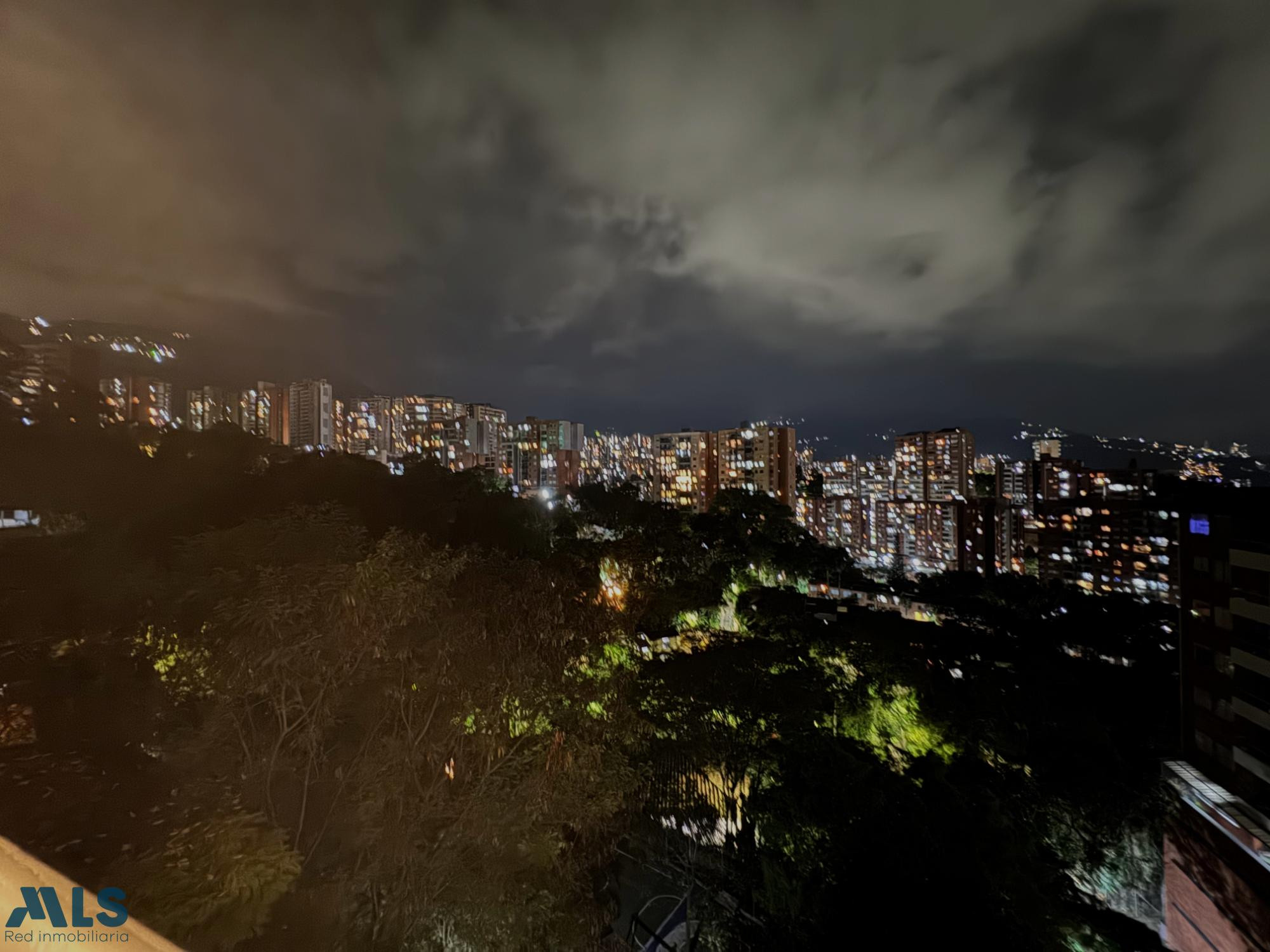 Apartamento remodelado en la loma del esmeraldal envigado - el esmeraldal