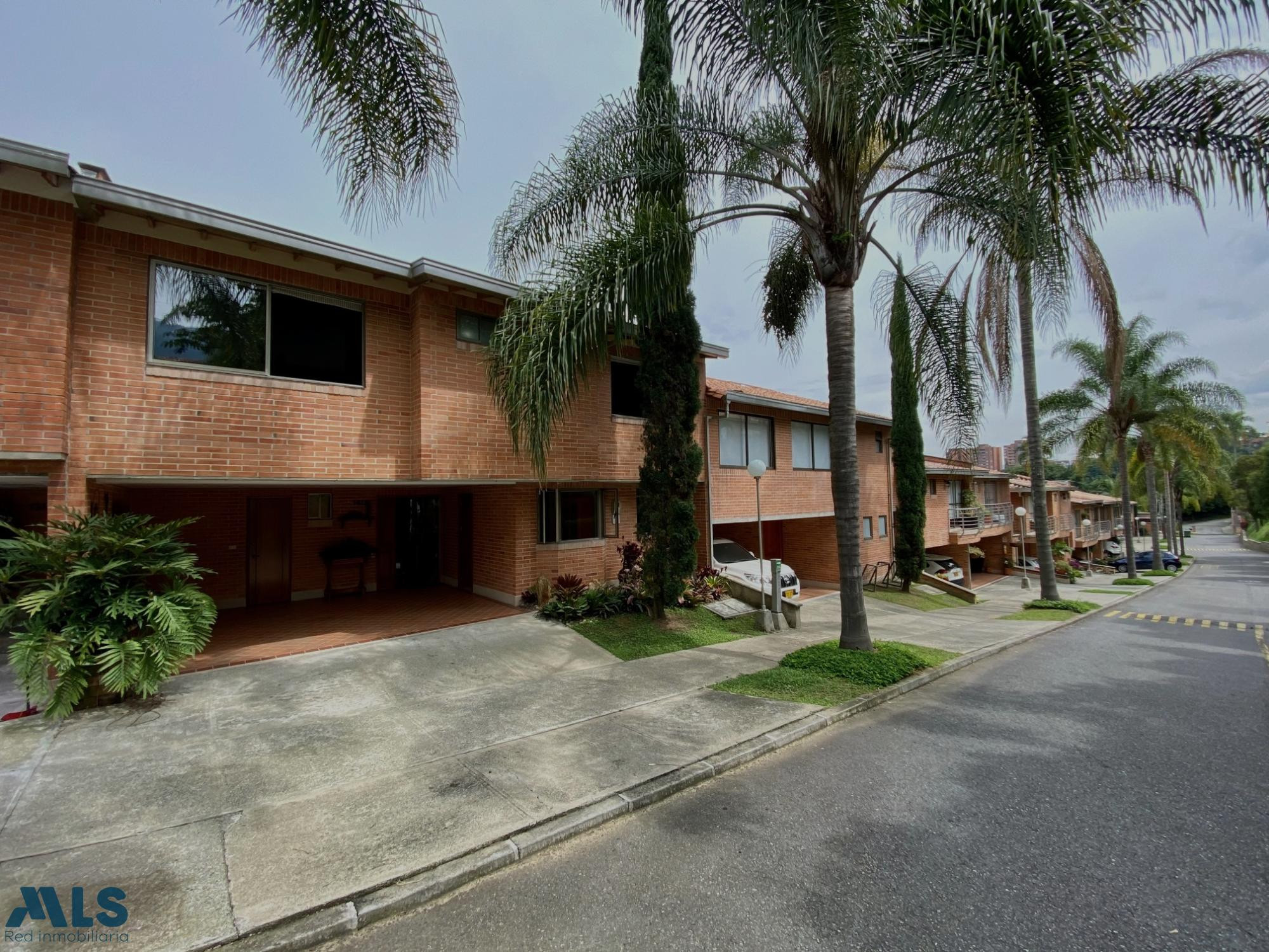 Casa en venta, Envigado La Sebastiana envigado - la sebastiana