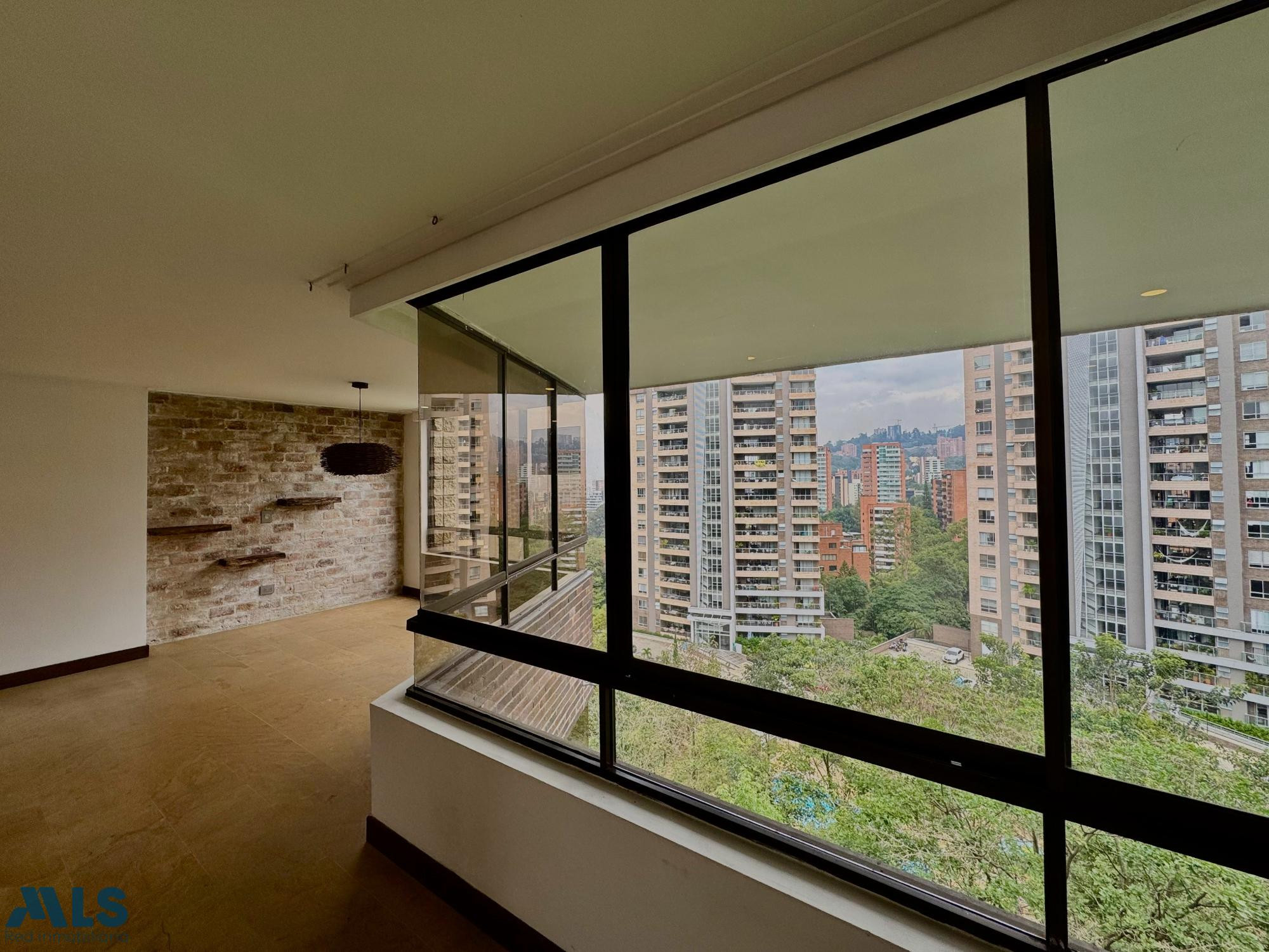 APARTAMENTO EN EL POBLADO TRANSVERSAL INFERIOR medellin - el tesoro
