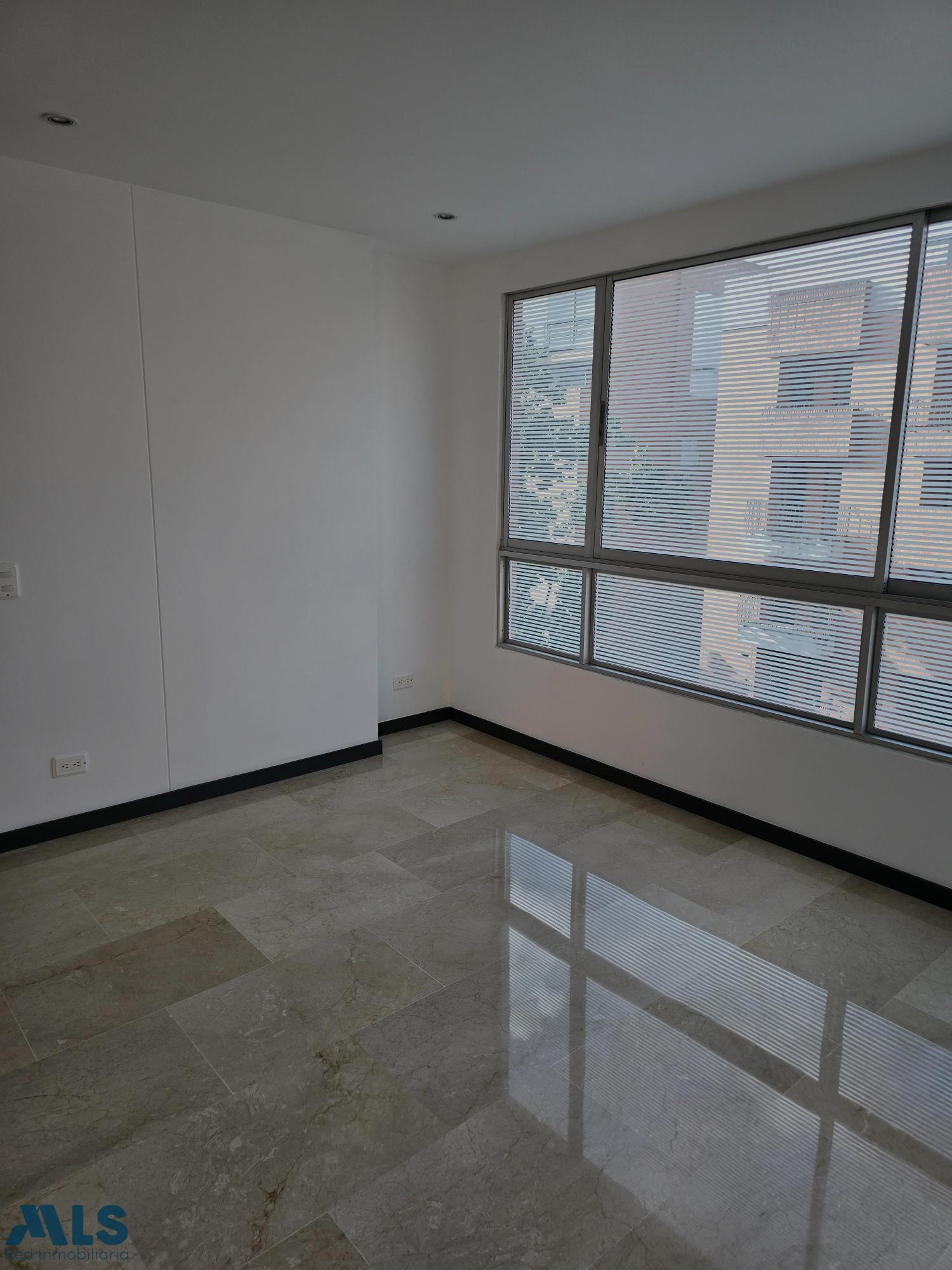 Apartamento rodeado de naturaleza con ubicación estratégica. envigado - bosques de zuniga