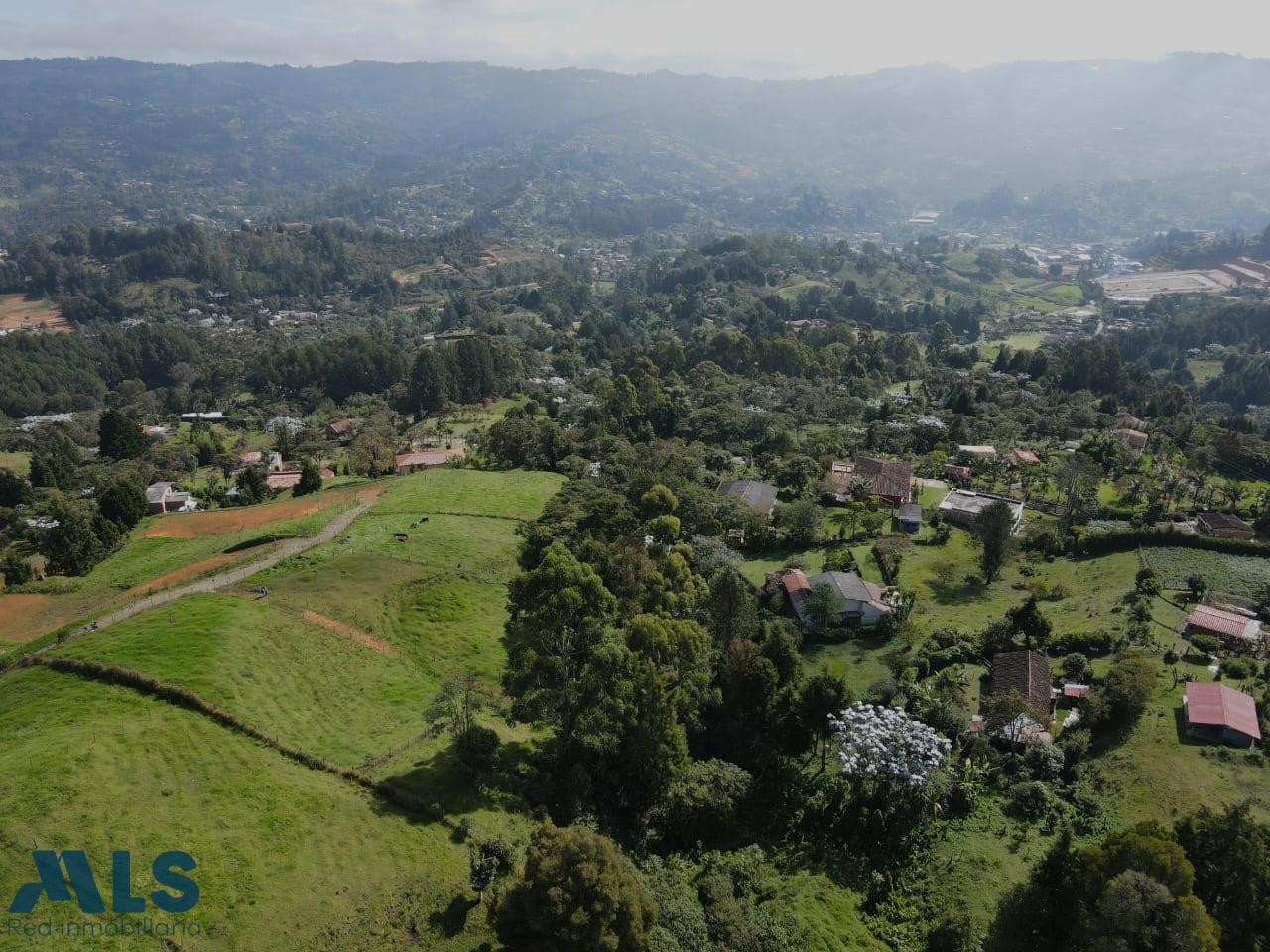 VENTA ESPECTACULAR LOTE EN GUARNE , FORMA PLANA 1700 MTS guarne - san isidro