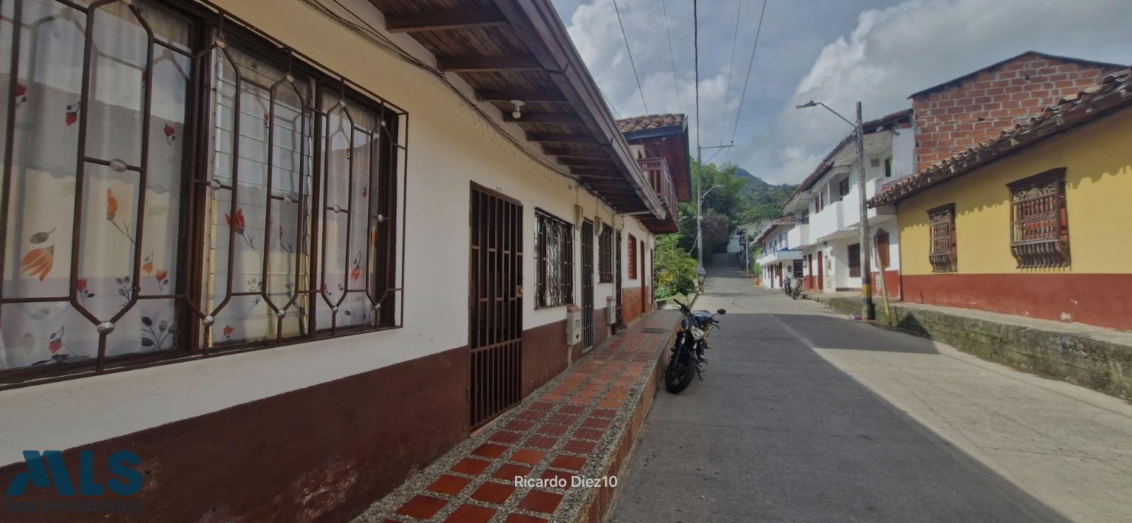 Casa en Venta Parque Principal Tarso tarso - cauca viejo