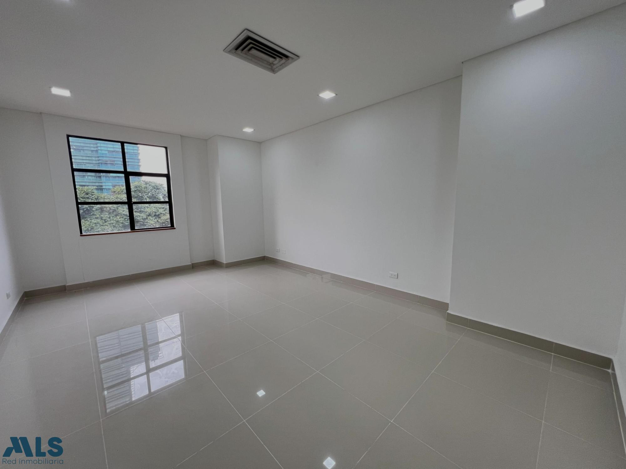 EXCLUSIVA OFICINA EN VENTA EN MILLA DE ORO medellin - milla de oro