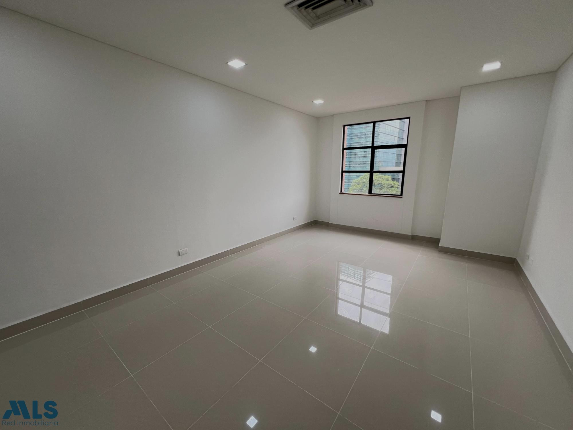 EXCLUSIVA OFICINA EN VENTA EN MILLA DE ORO medellin - milla de oro
