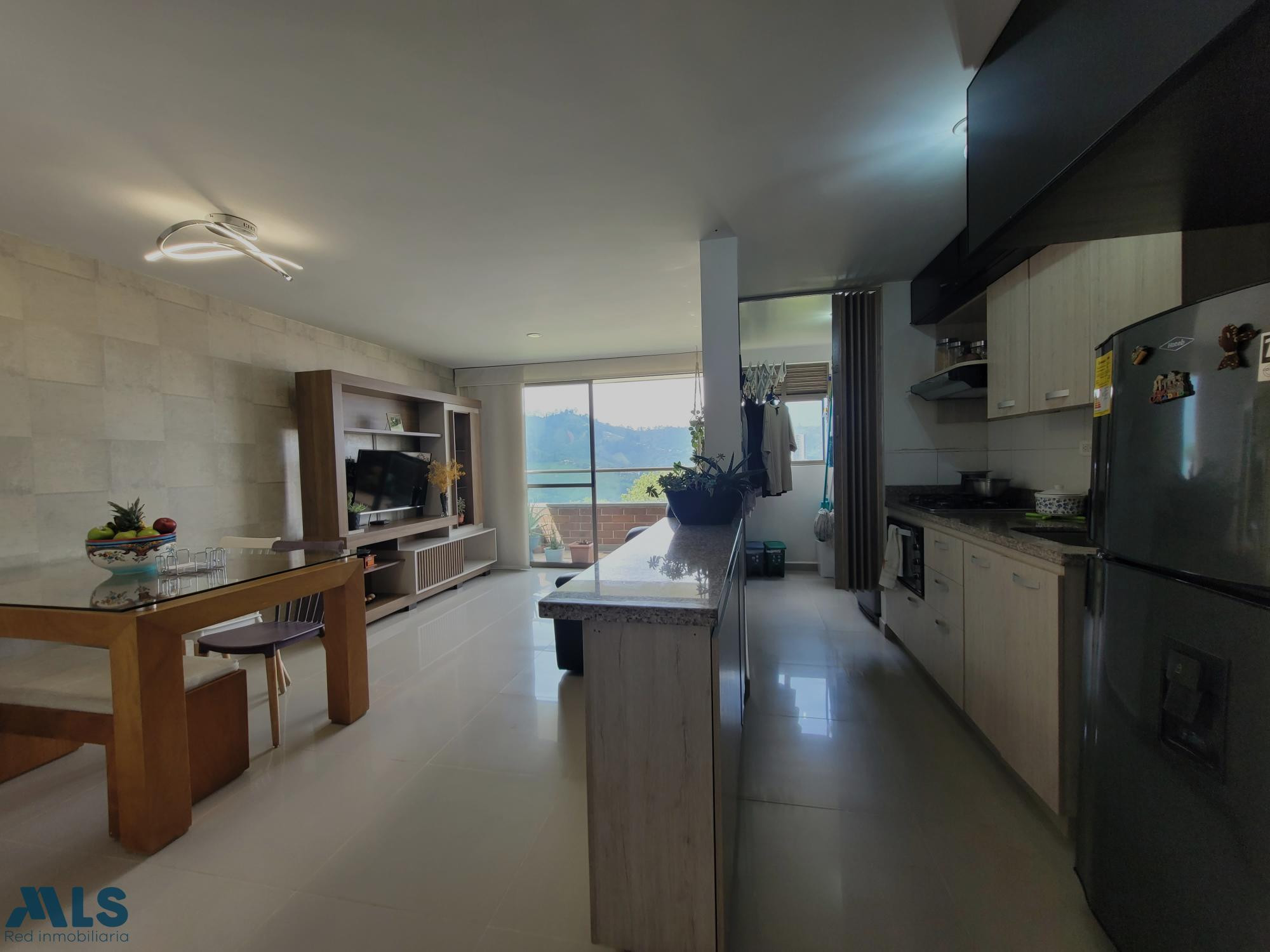 Apartamento con linda vista sabaneta - las lomitas