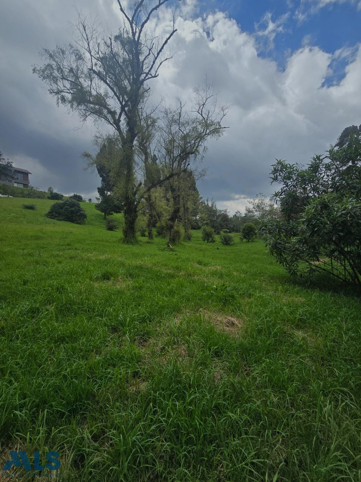 Un lugar único para edificar tu estilo de vida, en la serenidad y exclusividad de El envigado - alto de las palmas