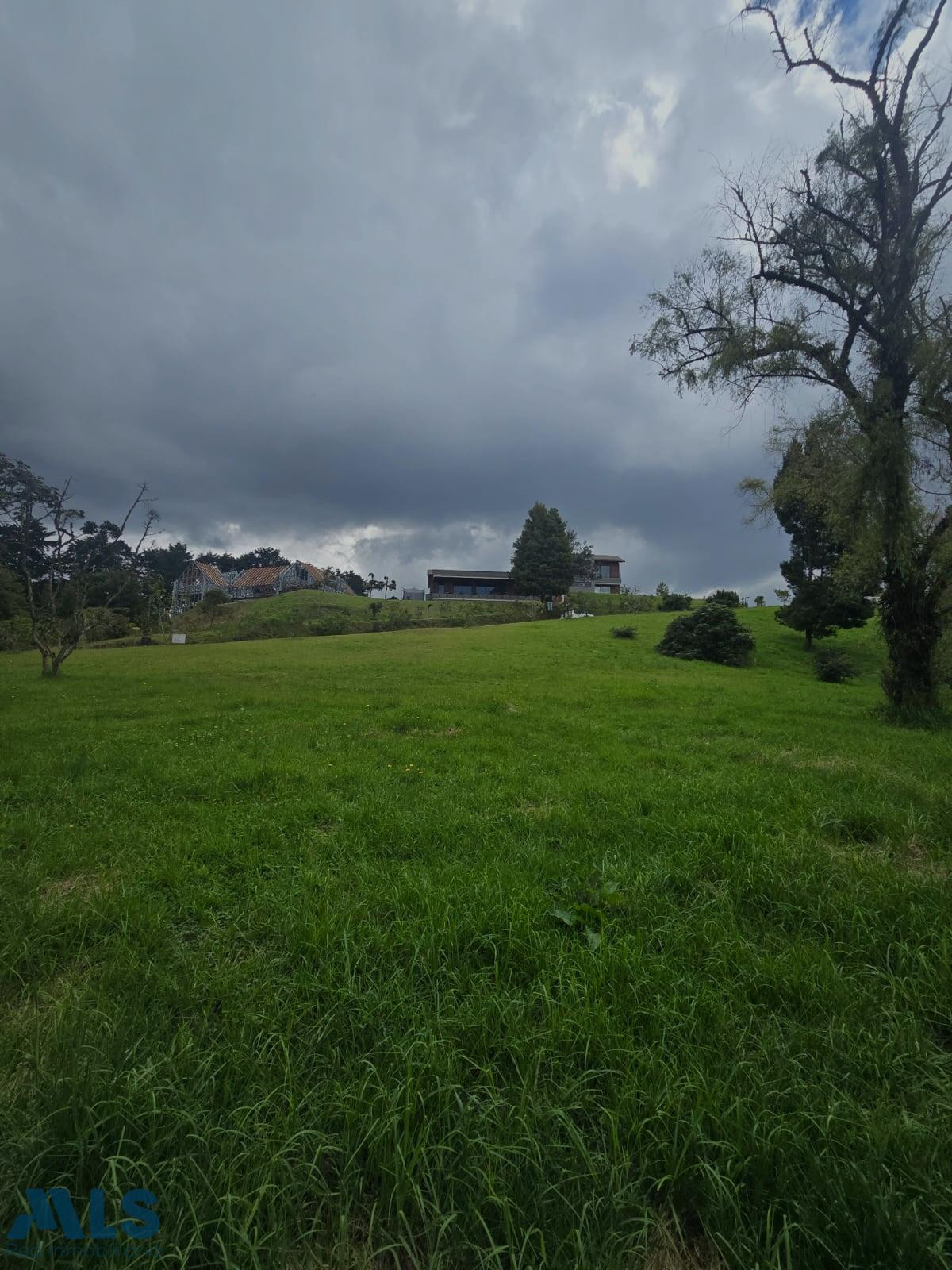 Un lugar único para edificar tu estilo de vida, en la serenidad y exclusividad de El envigado - alto de las palmas