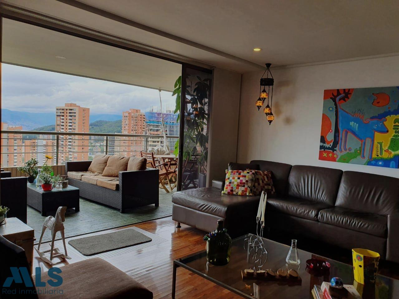 Apartamento en La Calera, El Poblado. Hermosa vista. medellin - la calera