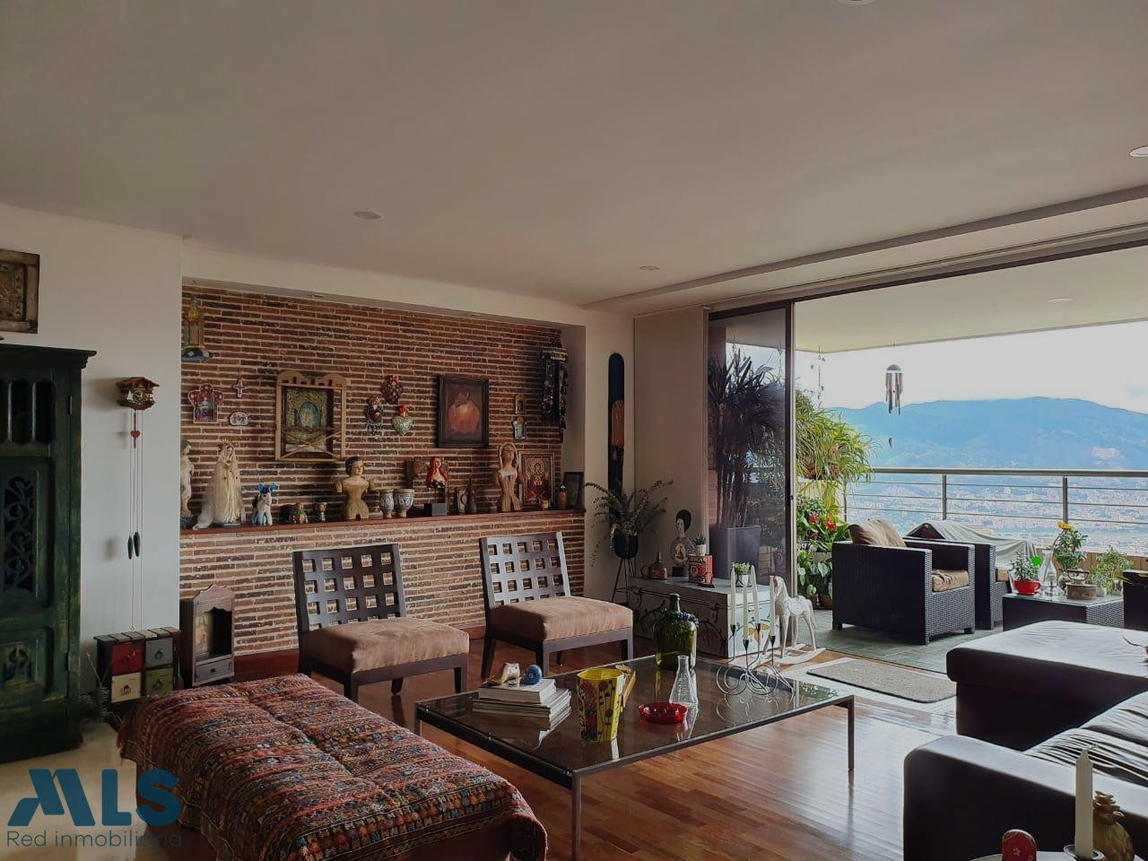 Apartamento en La Calera, El Poblado. Hermosa vista. medellin - la calera