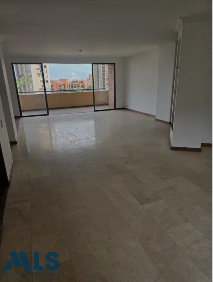 Apartamento remodelado en Castropol con 2 balcones medellin - castropol