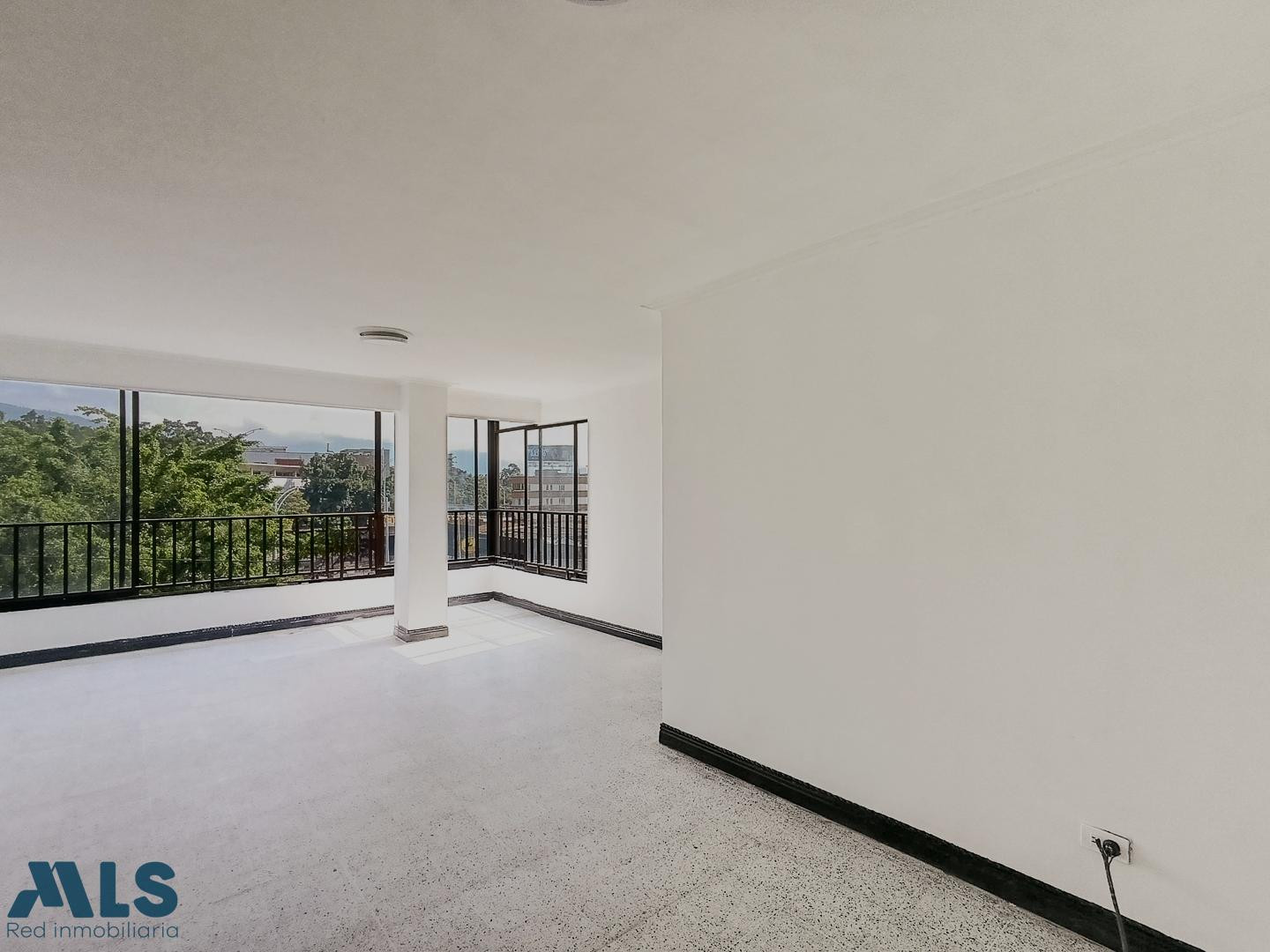 Amplio apartamento segundo piso en belen aliadas medellin - aliadas