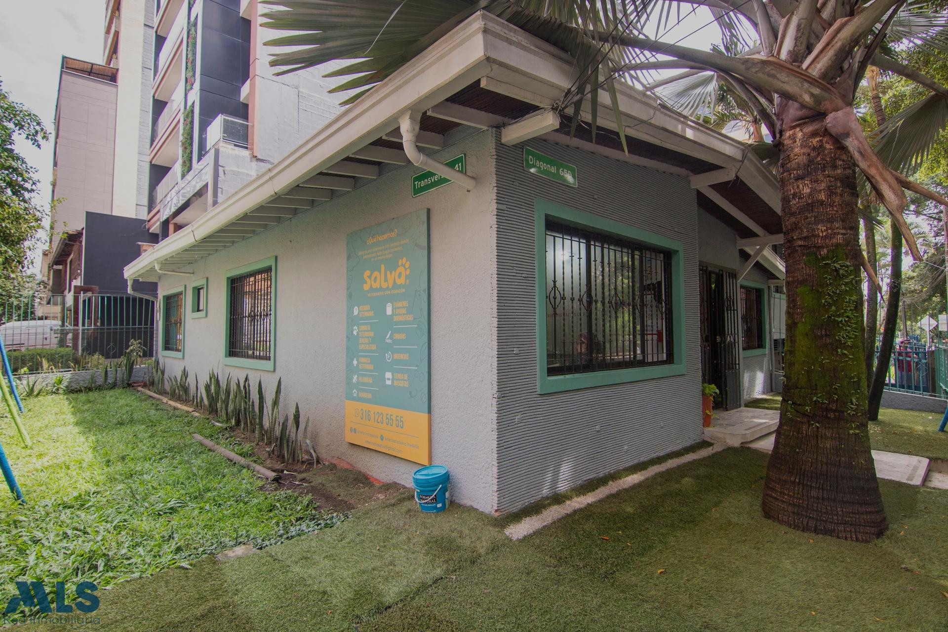 Casa esquinera en excelente ubicación medellin - conquistadores
