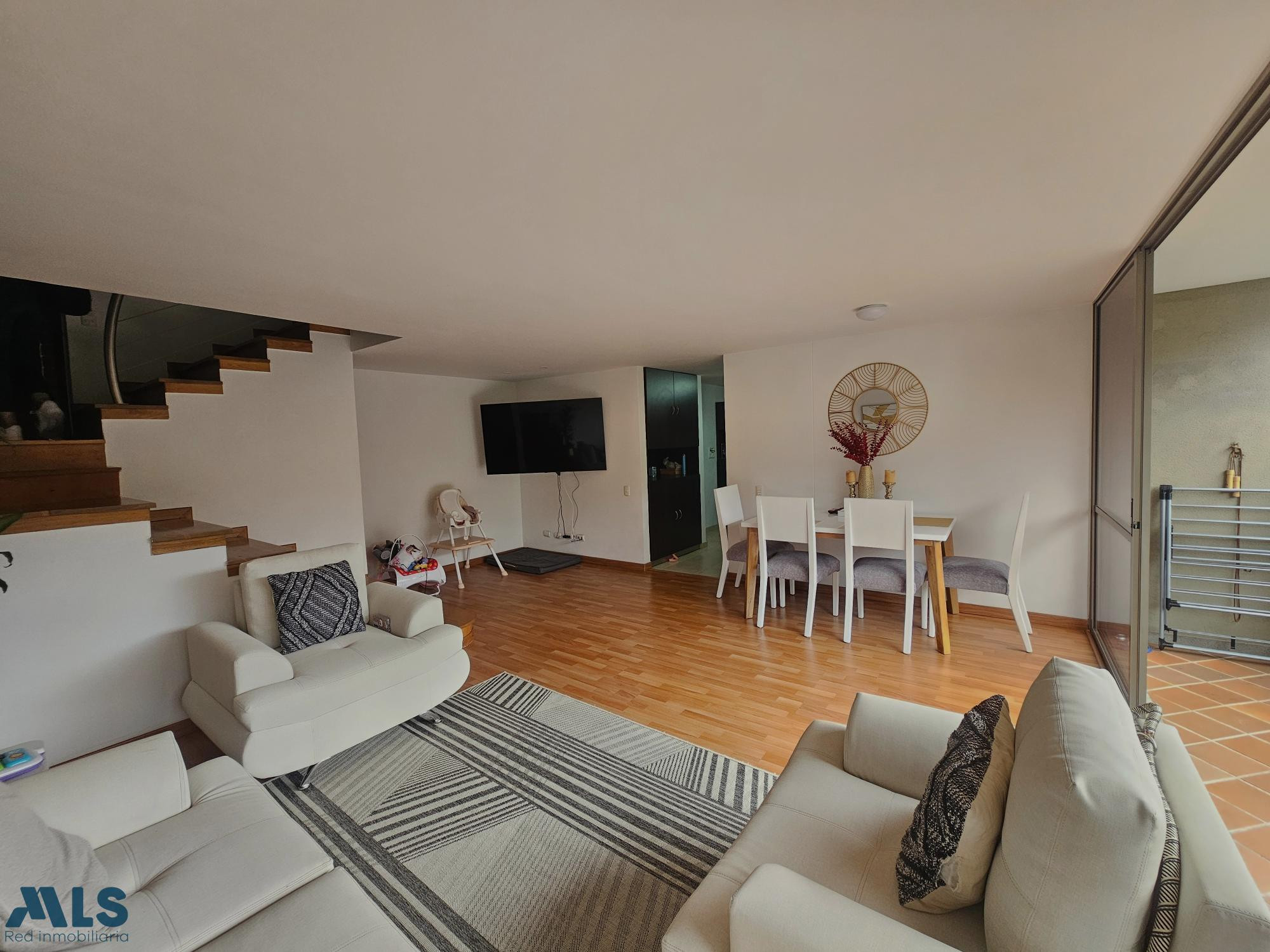 ESPECTACULAR DUPLEX EN ELPOBLADO medellin - san lucas