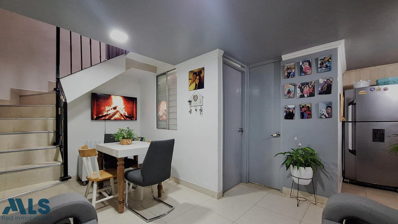 Oportunidad Casa con 3 Locales Comerciales en Robledo medellin - robledo