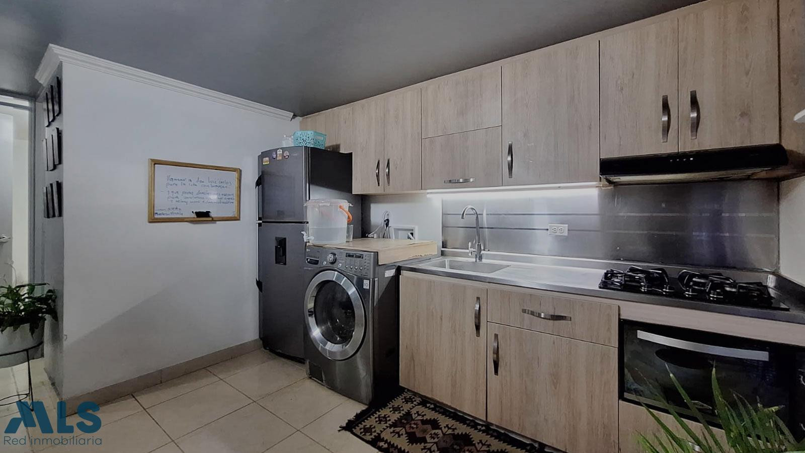 Oportunidad Casa con 3 Locales Comerciales en Robledo medellin - robledo