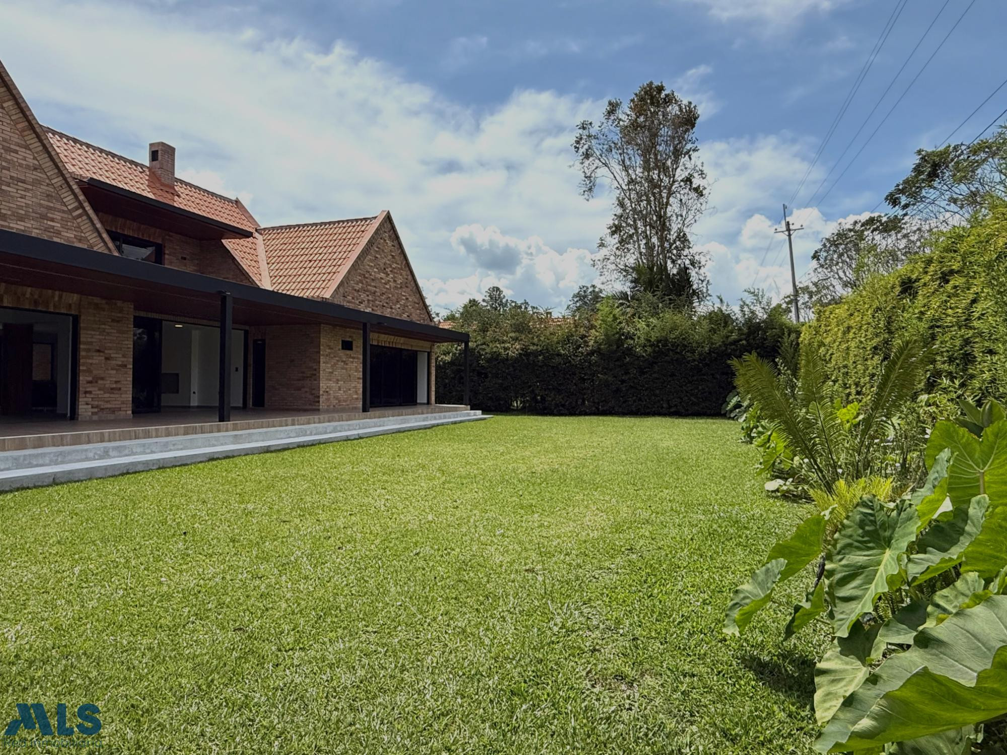 Hermosa casa campestre remodelada en Llanogrande rionegro - llanogrande
