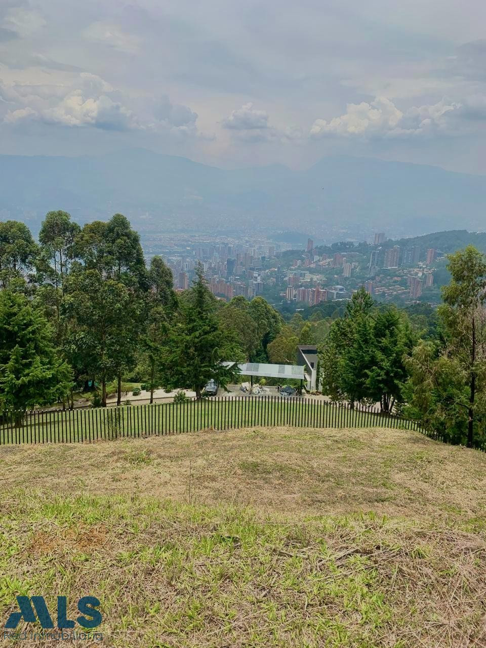 Lote con hermosa vista a Medellín, licencia incluida!! medellin - las palmas