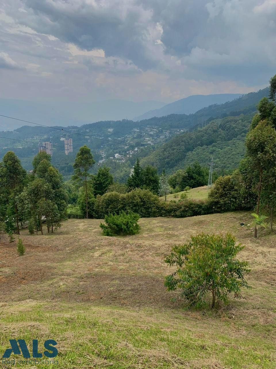 Lote con hermosa vista a Medellín, licencia incluida!! medellin - las palmas