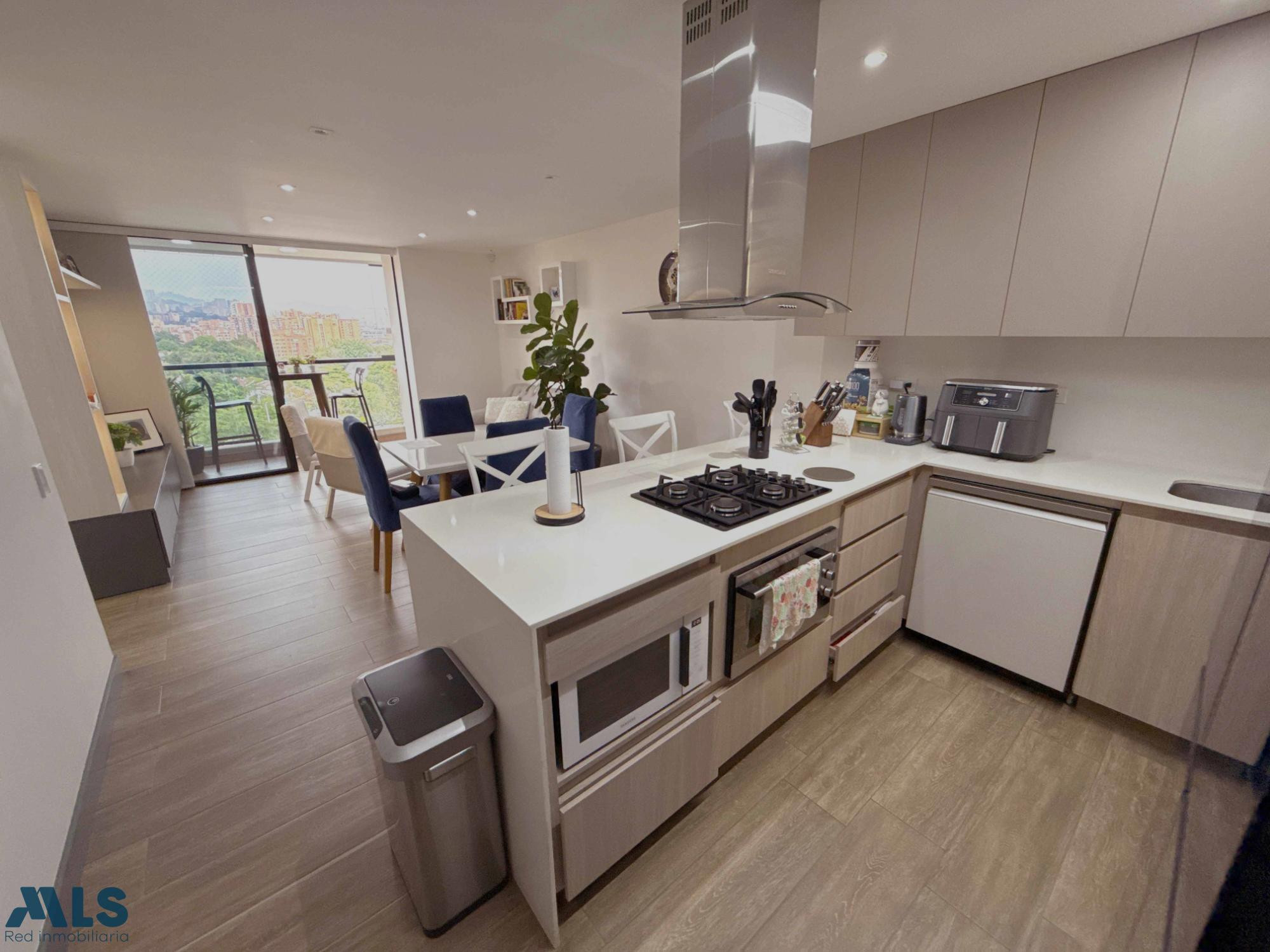 Apartamento moderno, 1.5 años construido con vista Envigado envigado - zuniga